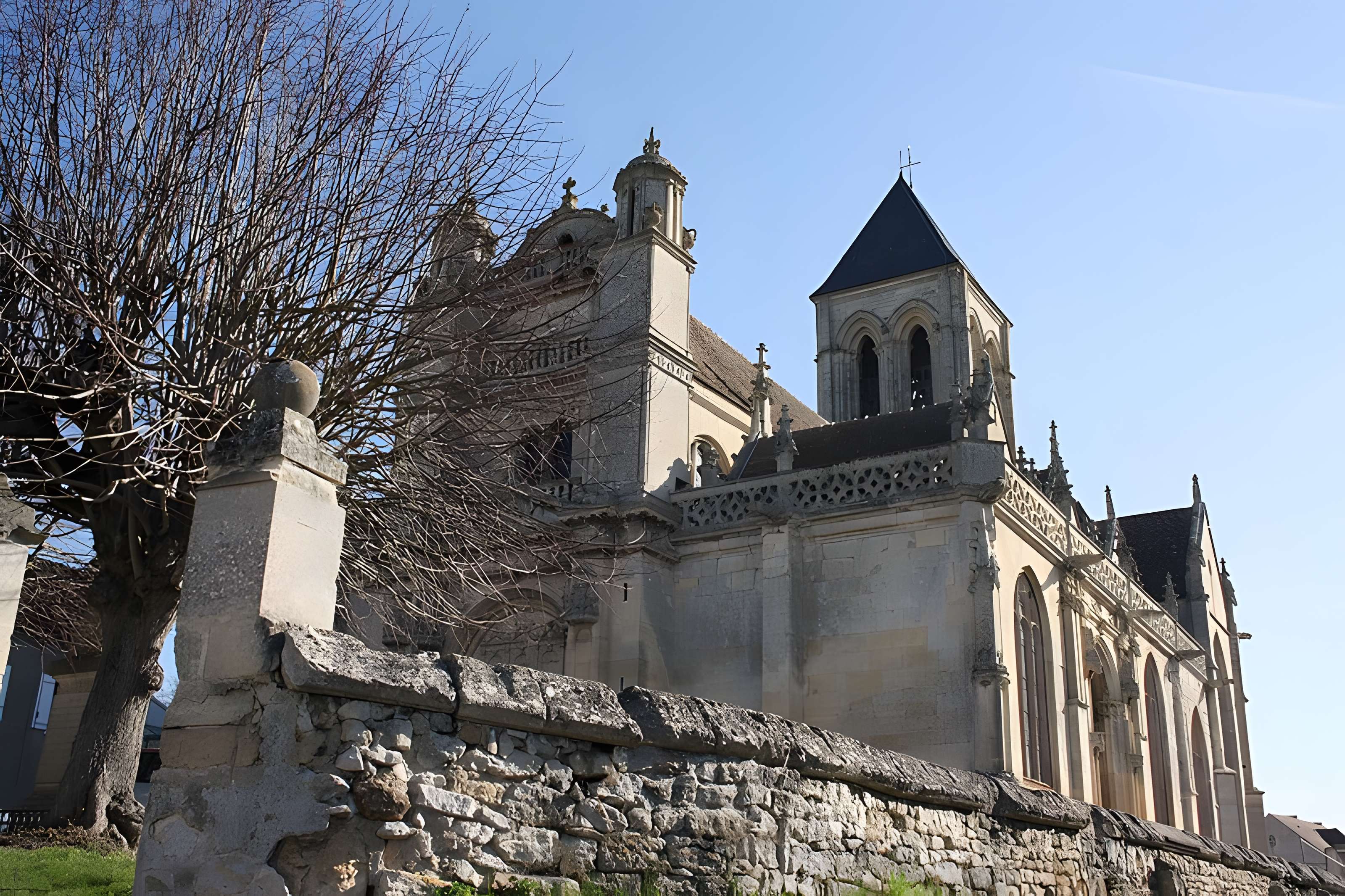 Église Notre-Dame et croix de Vétheuil