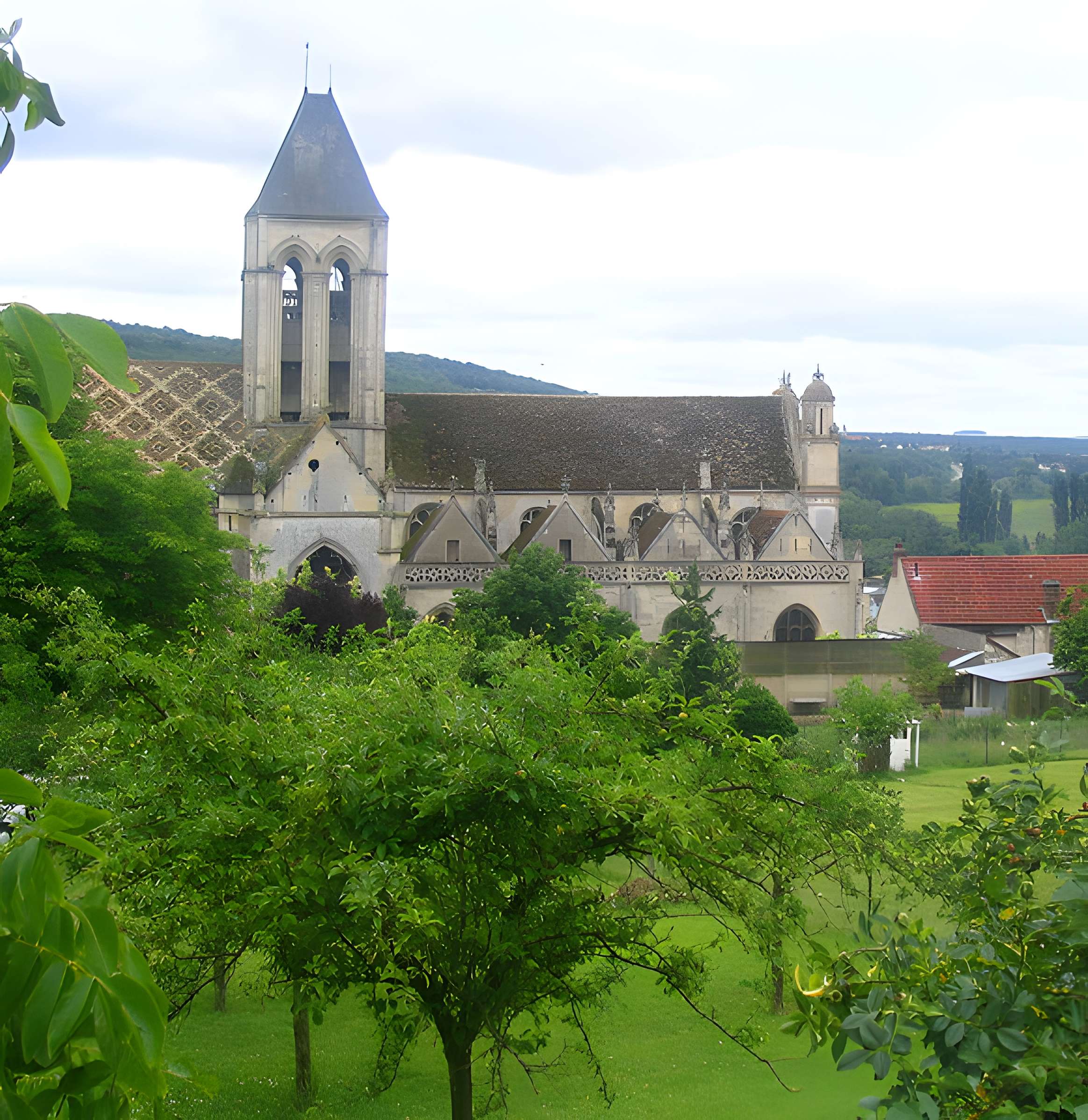 Église Notre-Dame et croix de Vétheuil