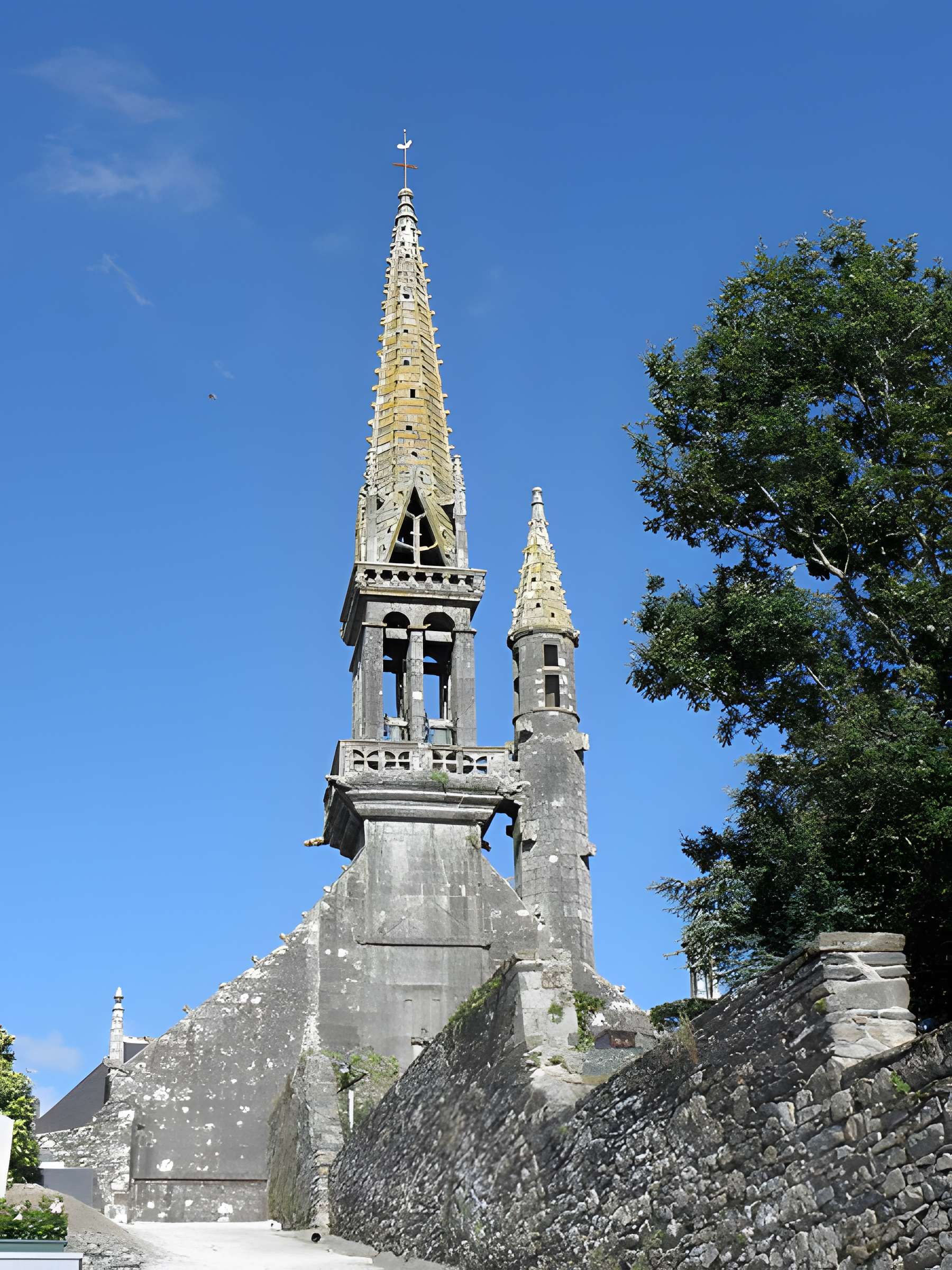 Église Notre-Dame et Saint-Tugen de Brasparts