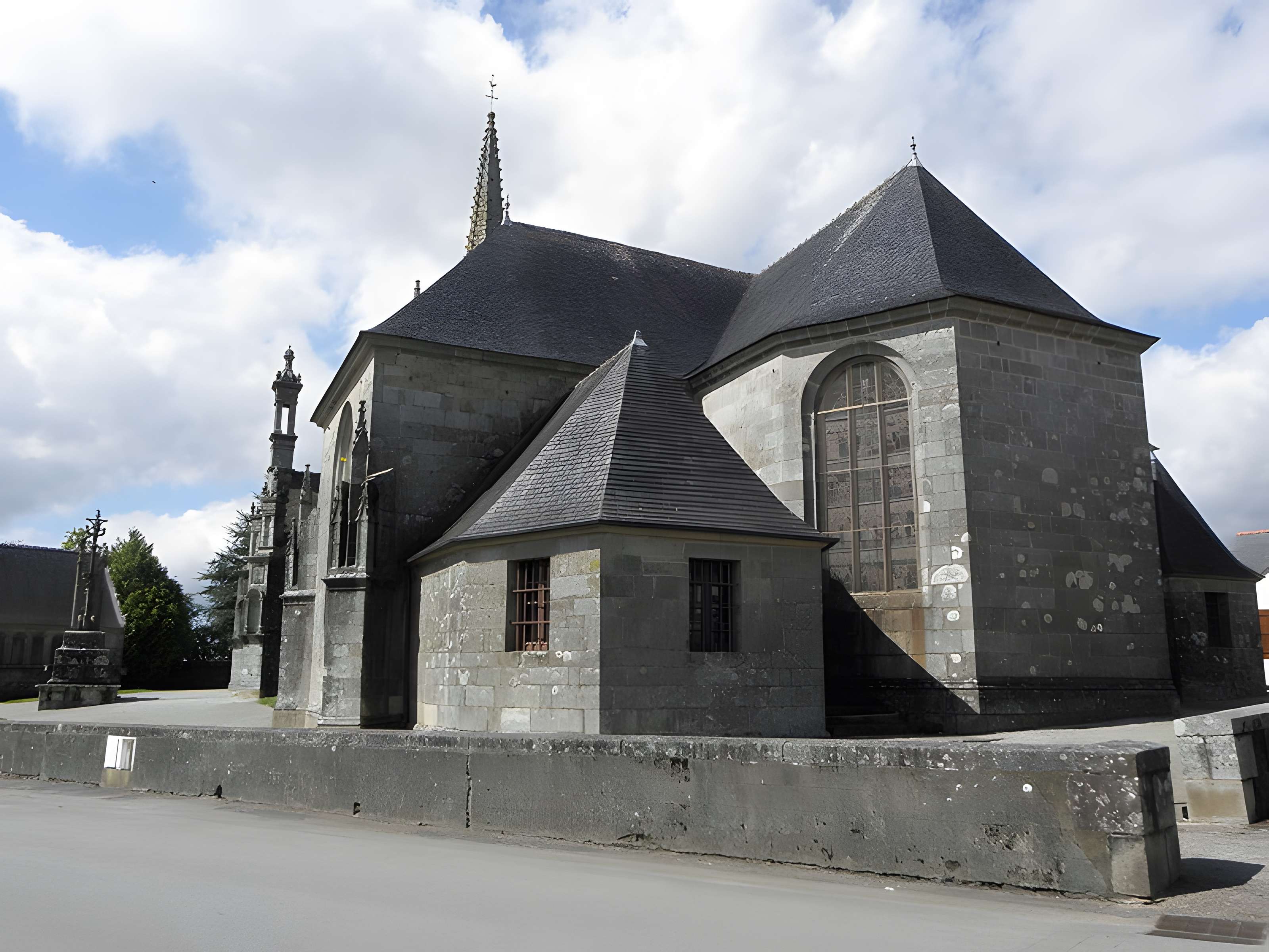 Église Notre-Dame et Saint-Tugen de Brasparts
