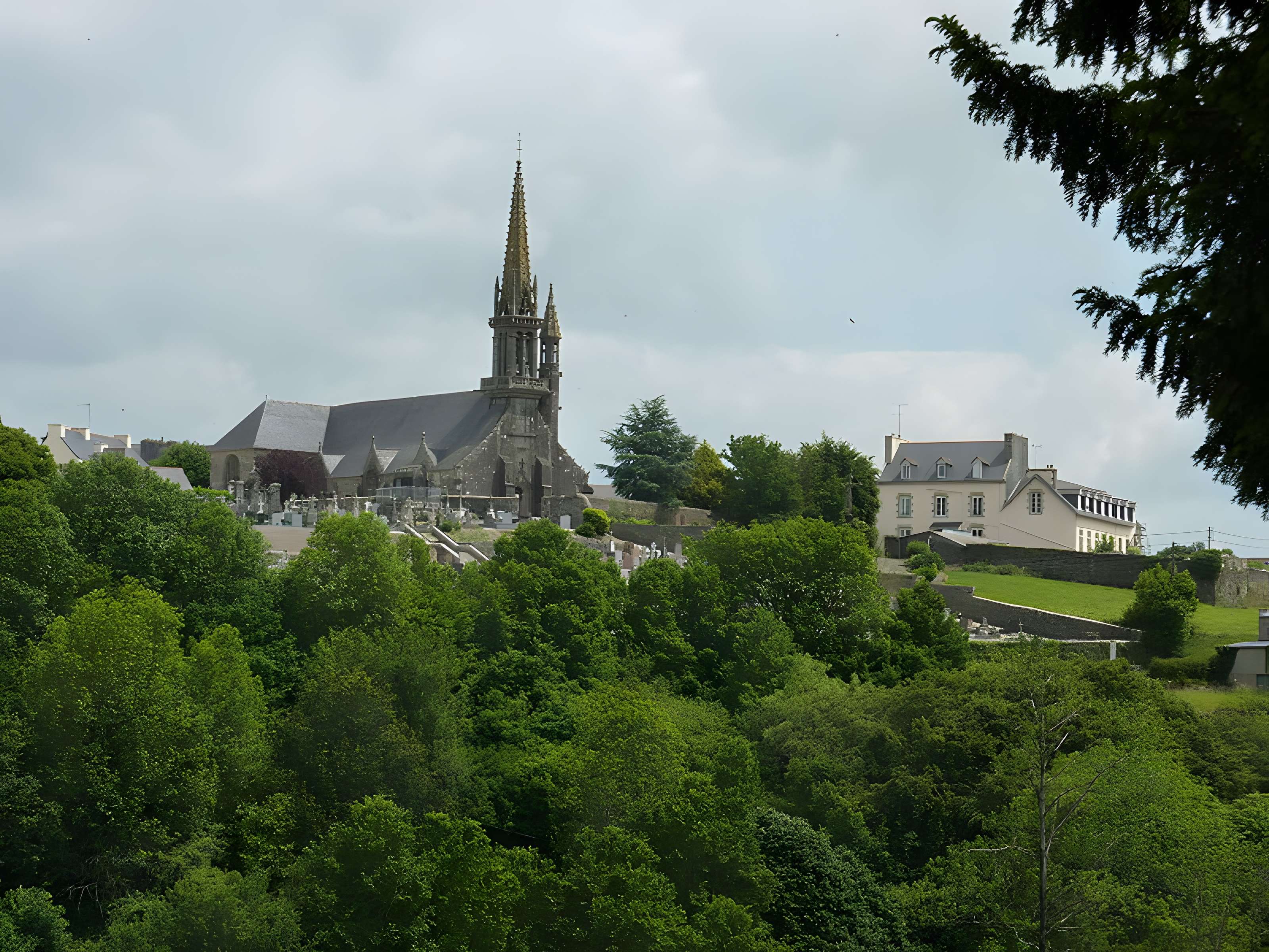 Église Notre-Dame et Saint-Tugen de Brasparts