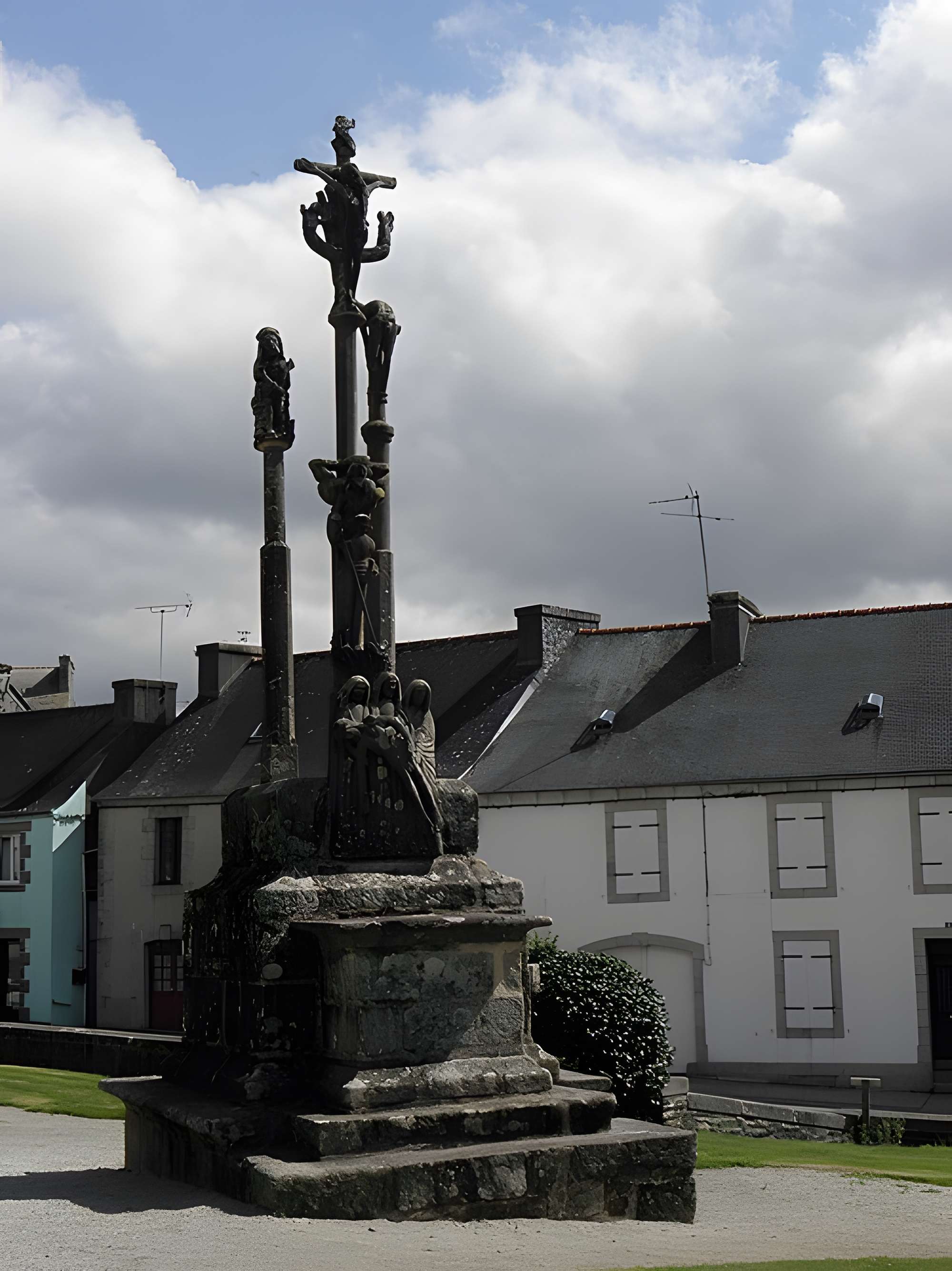Église Notre-Dame et Saint-Tugen de Brasparts