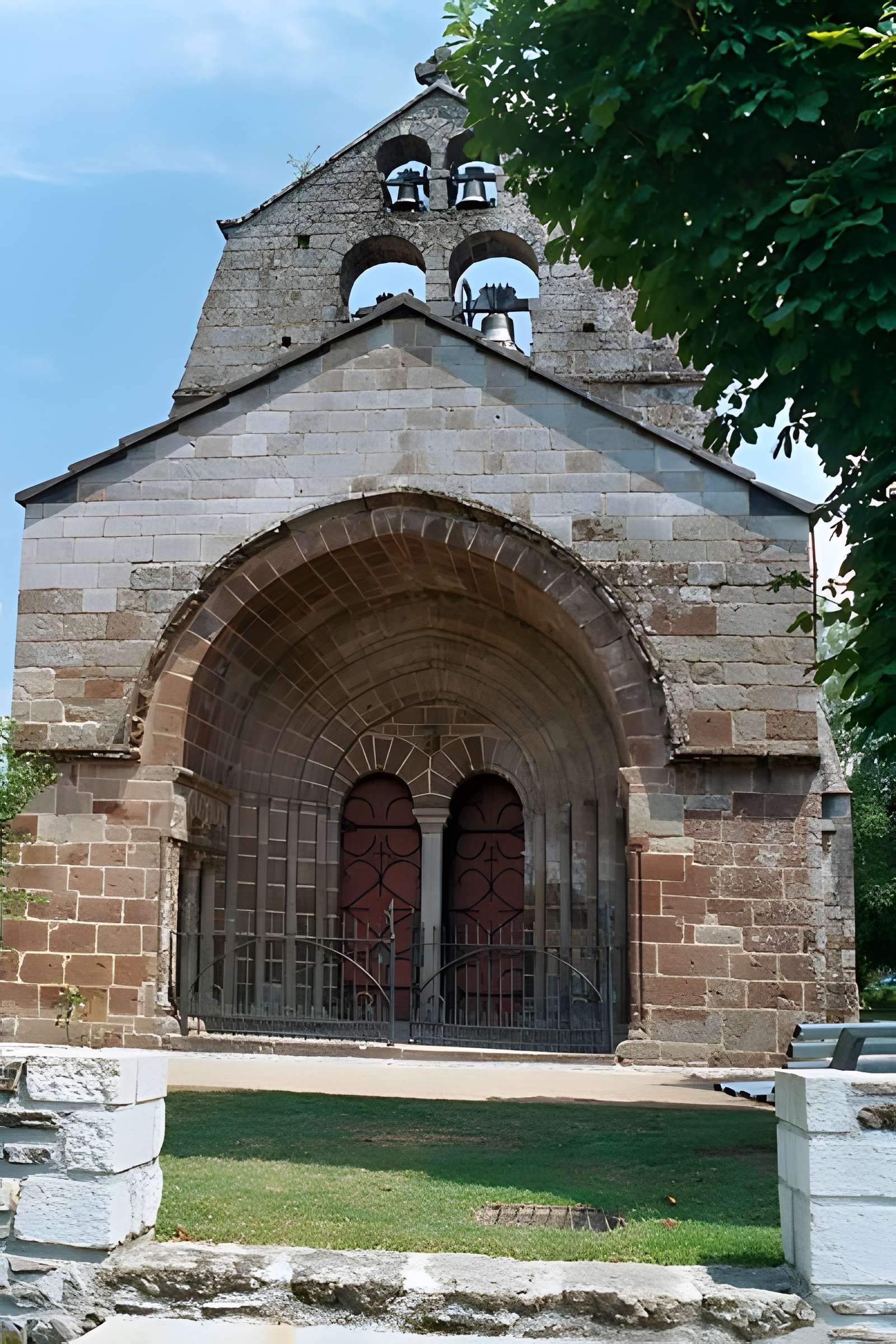 Église Saint-Georges d'Ydes-Bourg
