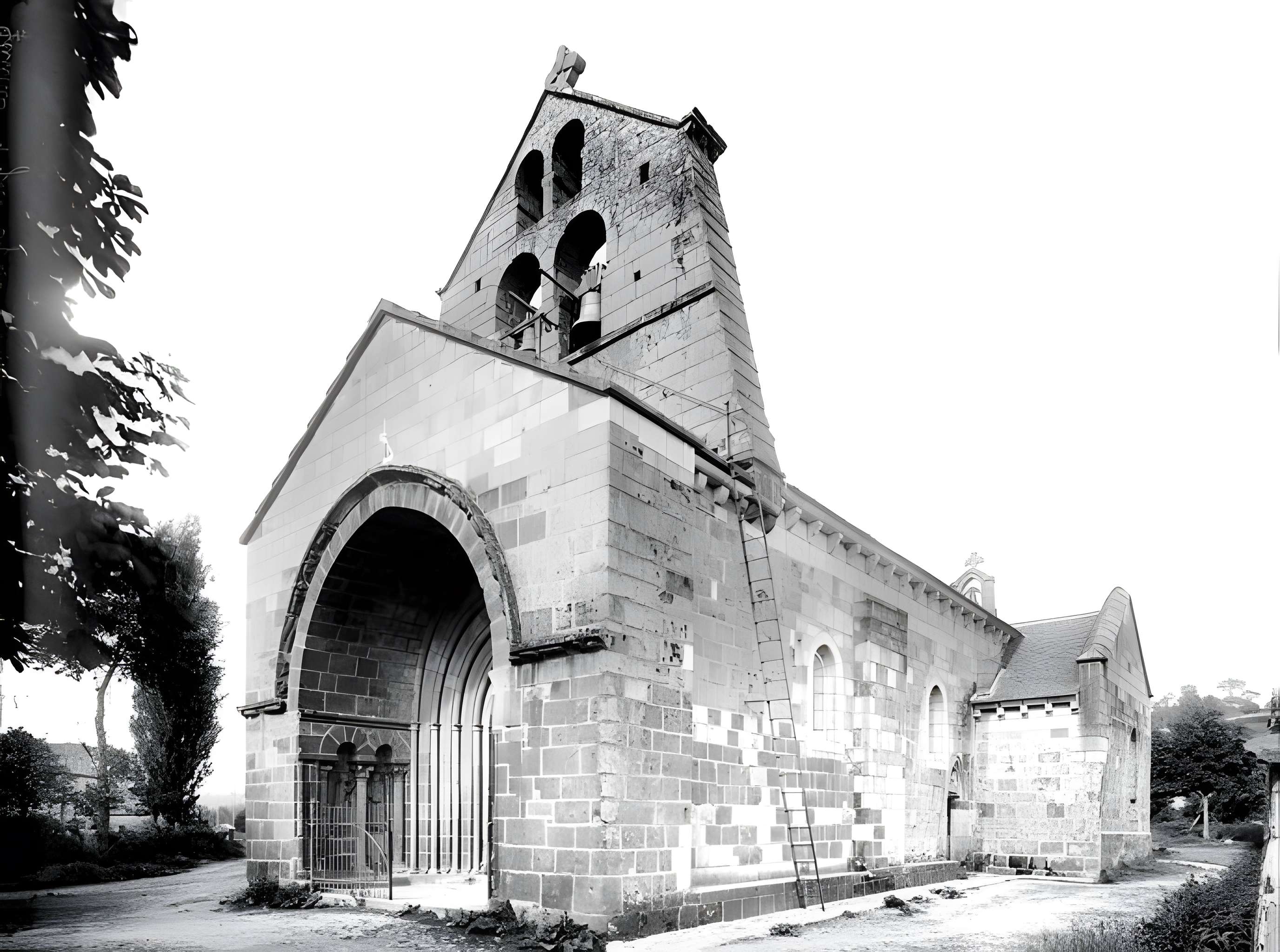 Église Saint-Georges d'Ydes-Bourg