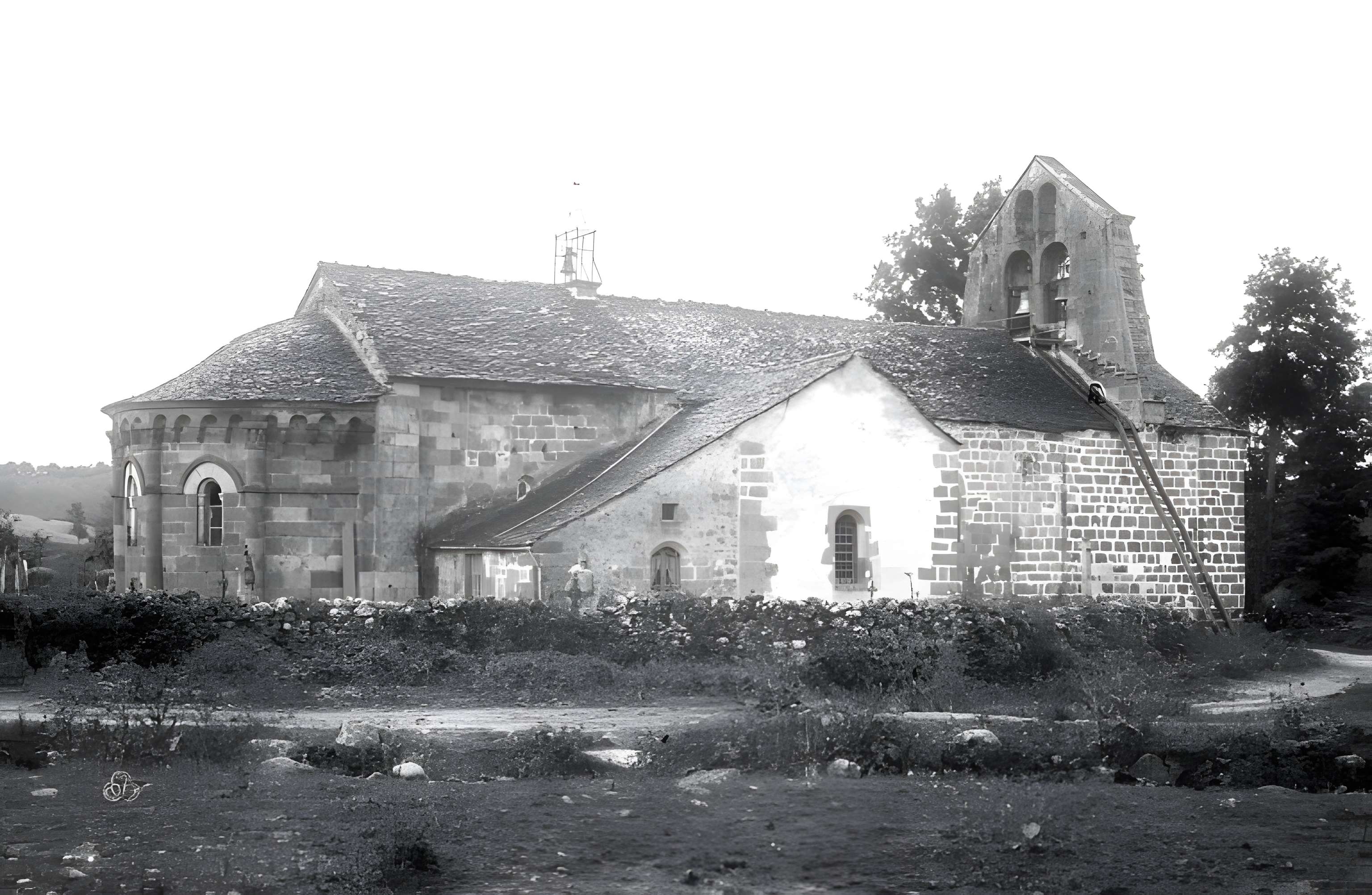 Église Saint-Georges d'Ydes-Bourg
