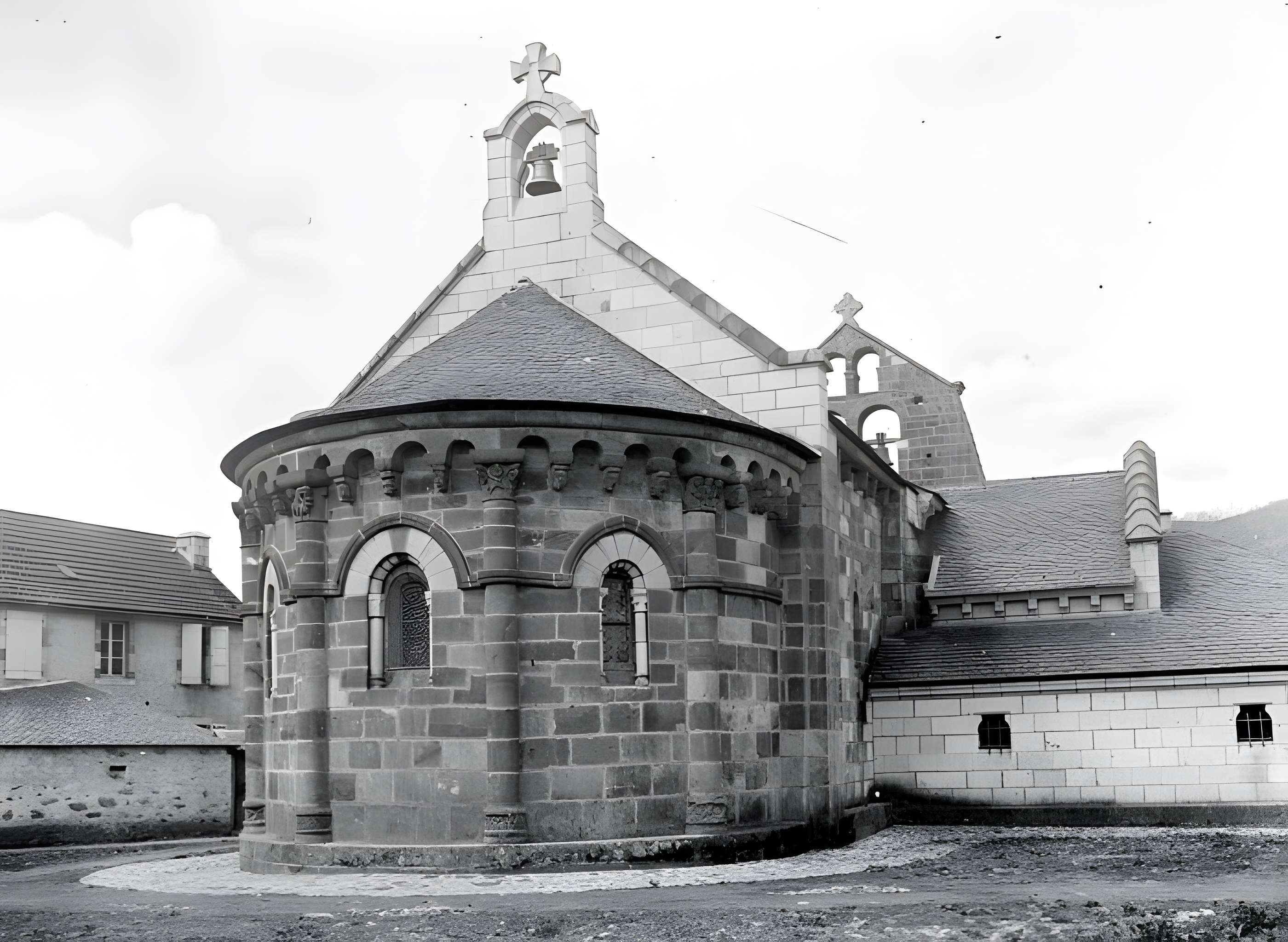 Église Saint-Georges d'Ydes-Bourg
