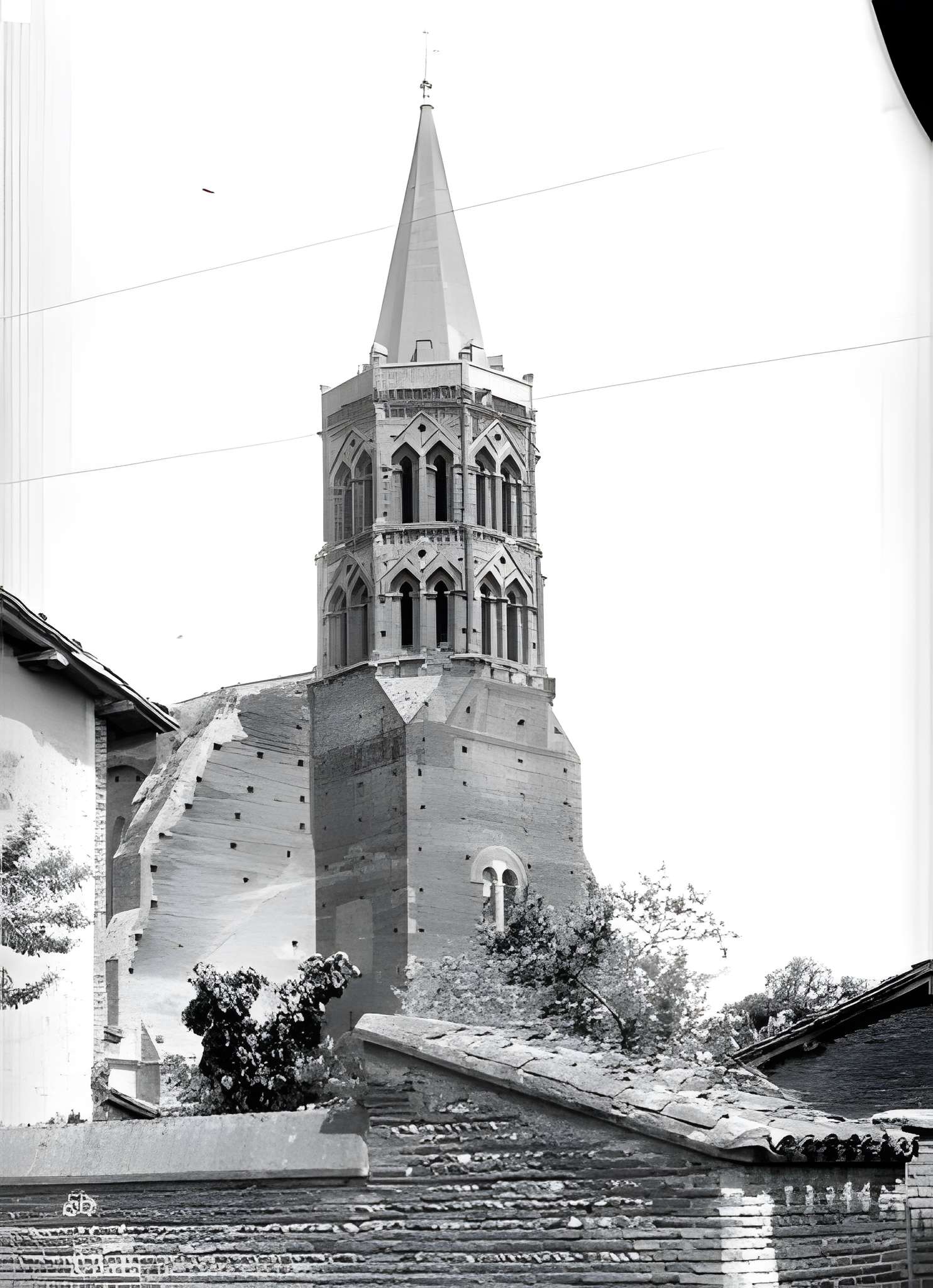 Église Notre-Dame-de-la-Jonquière de Lisle-sur-Tarn