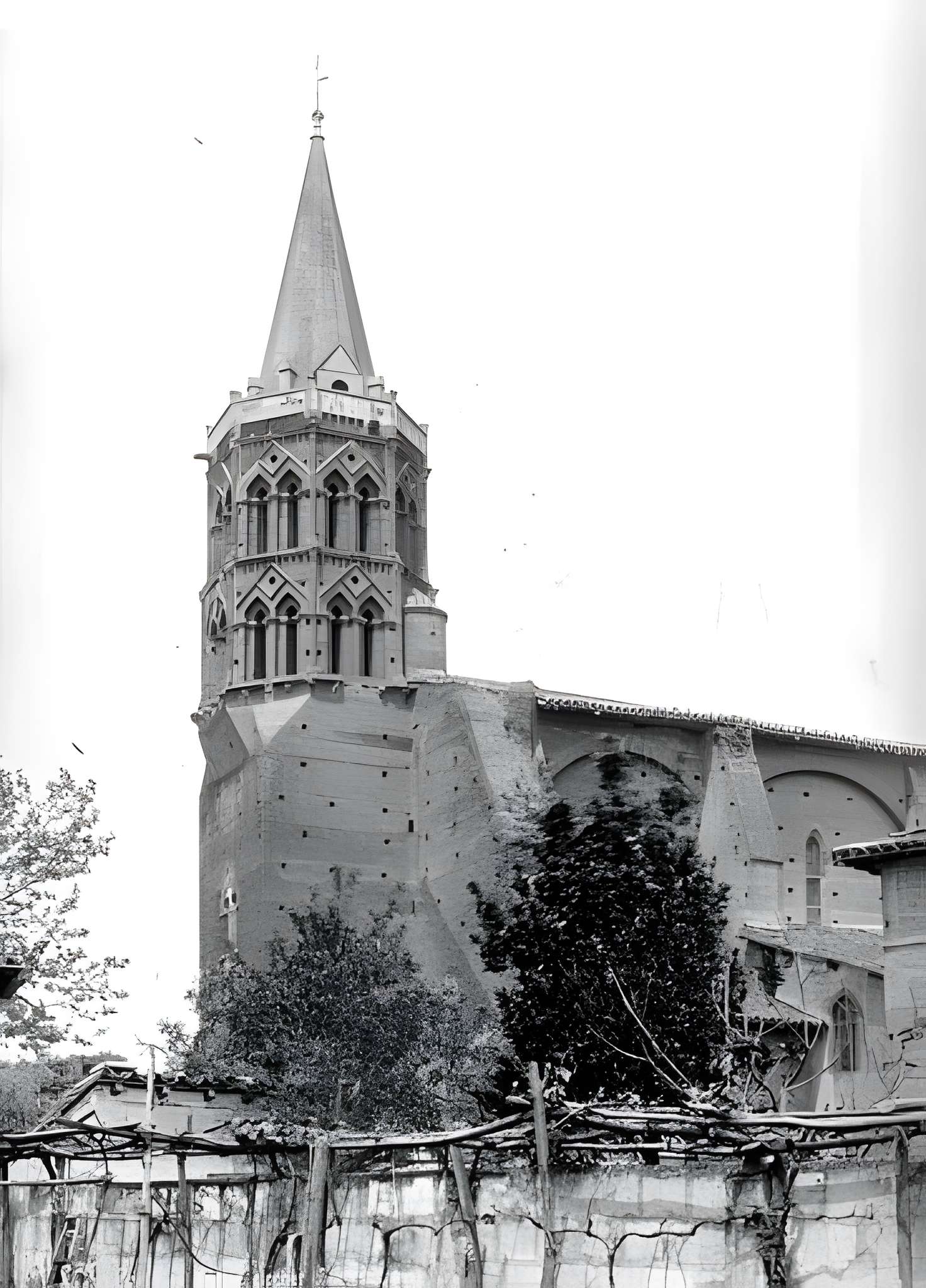 Église Notre-Dame-de-la-Jonquière de Lisle-sur-Tarn