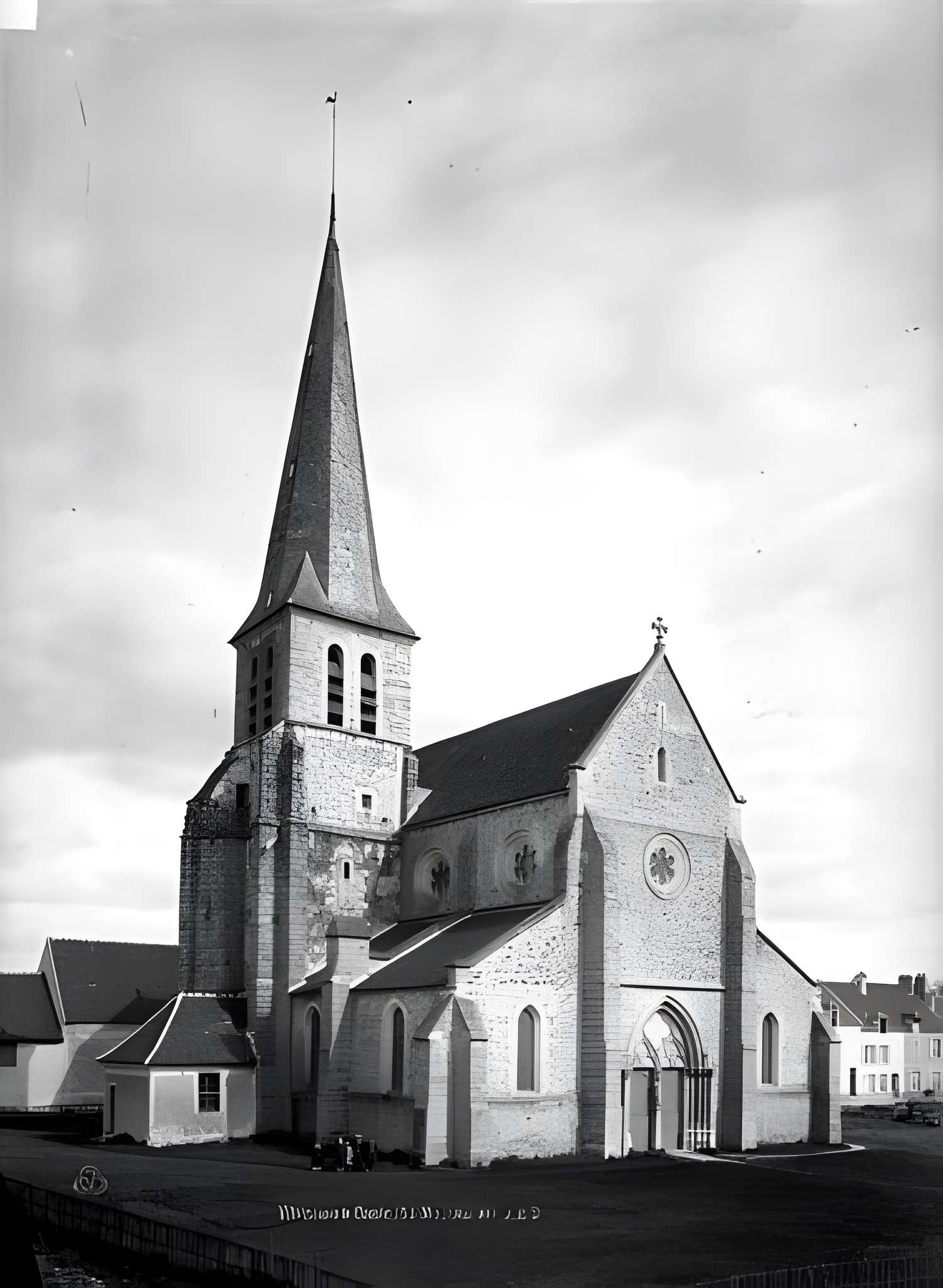 Église Notre-Dame-de-la-Nativité de Villeneuve-le-Comte