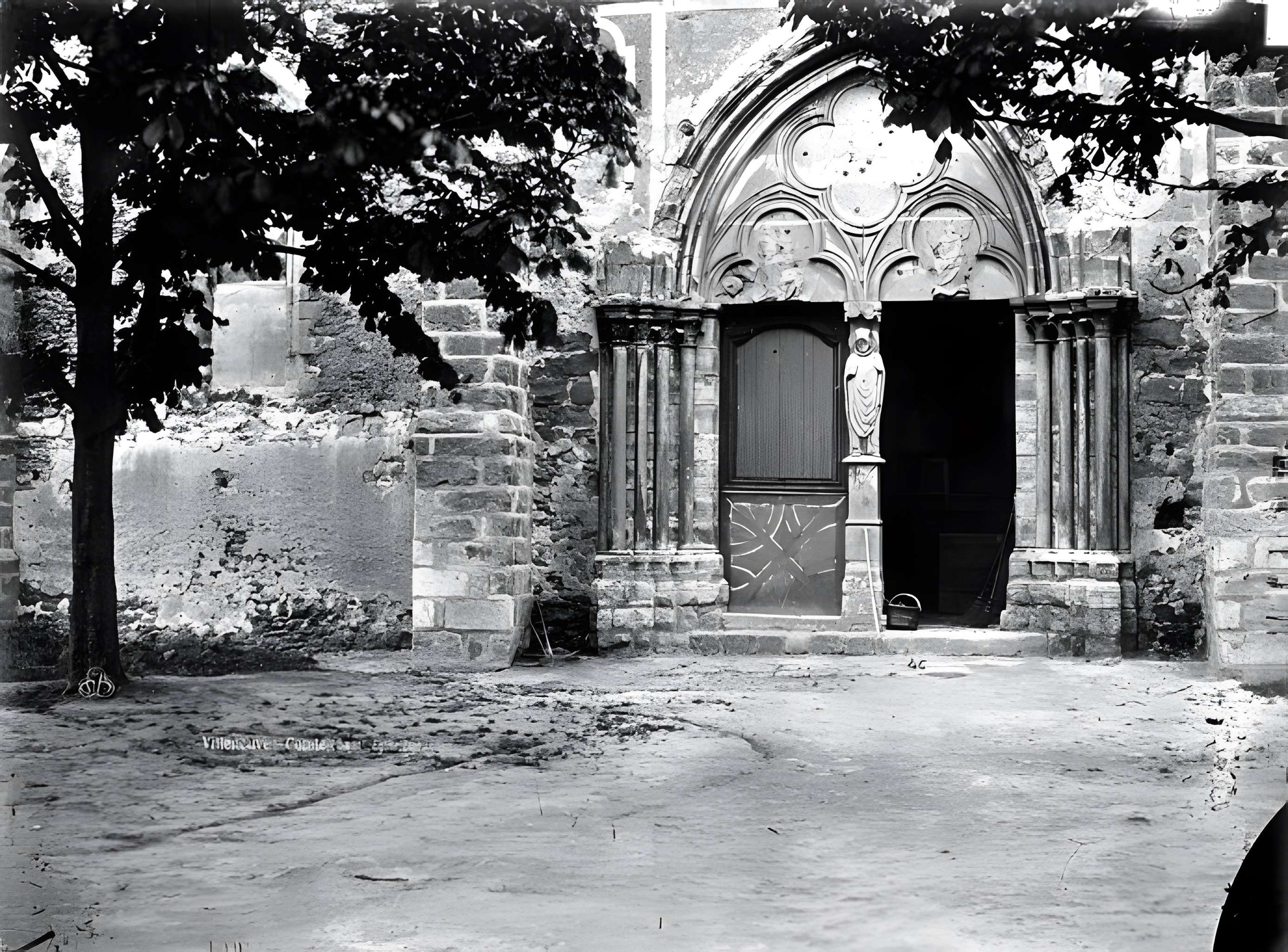 Église Notre-Dame-de-la-Nativité de Villeneuve-le-Comte