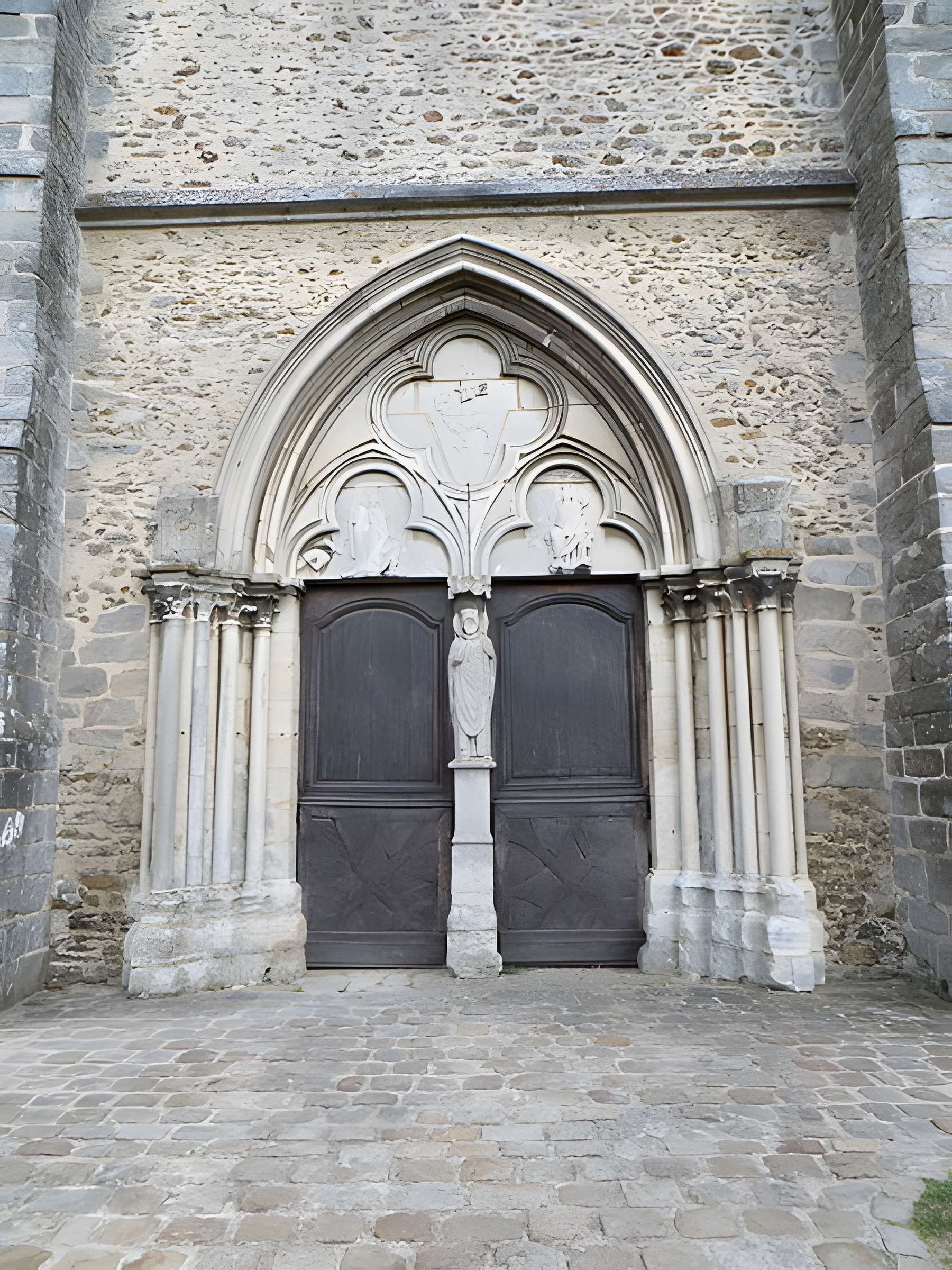 Église Notre-Dame-de-la-Nativité de Villeneuve-le-Comte
