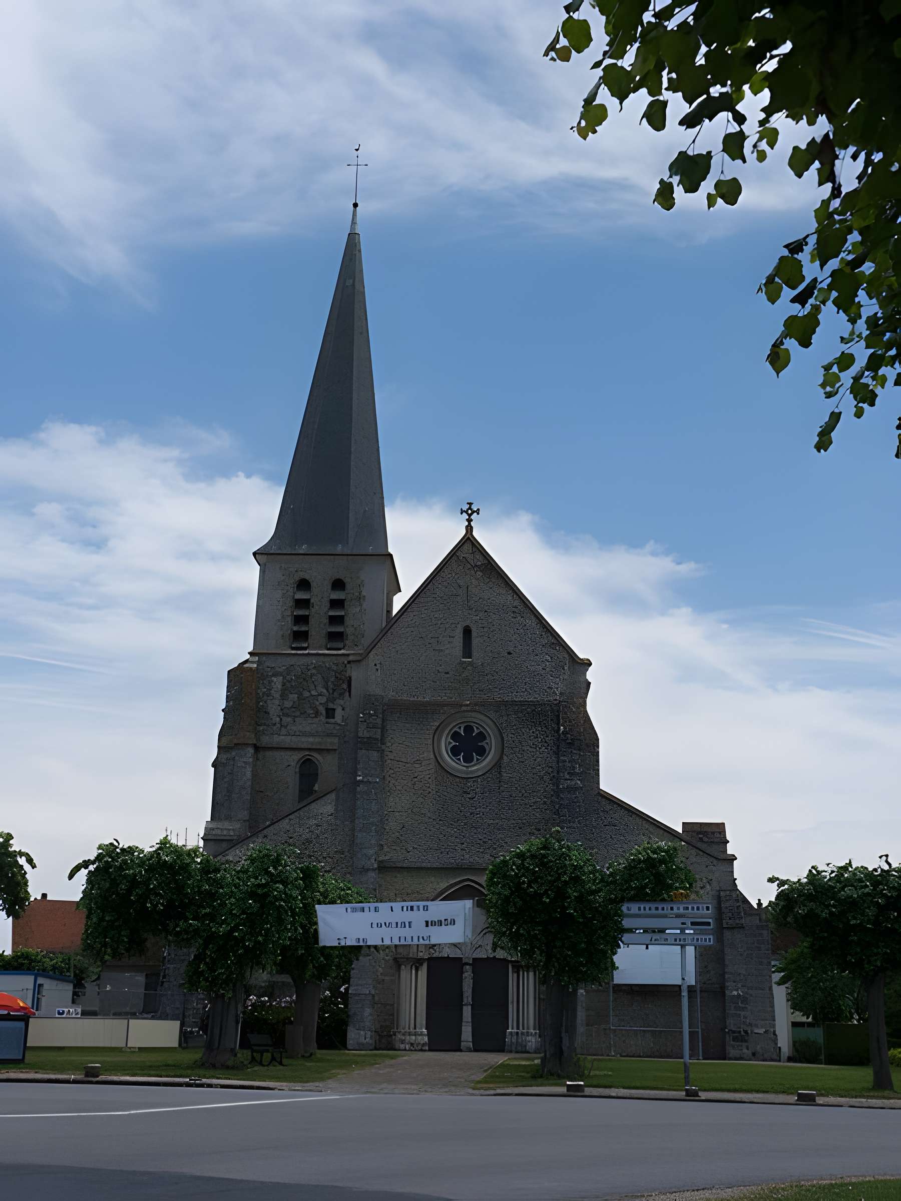 Église Notre-Dame-de-la-Nativité de Villeneuve-le-Comte