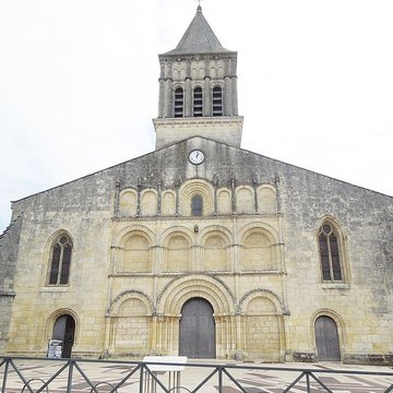 Église Saint-Gervais-Saint-Protais de Jonzac