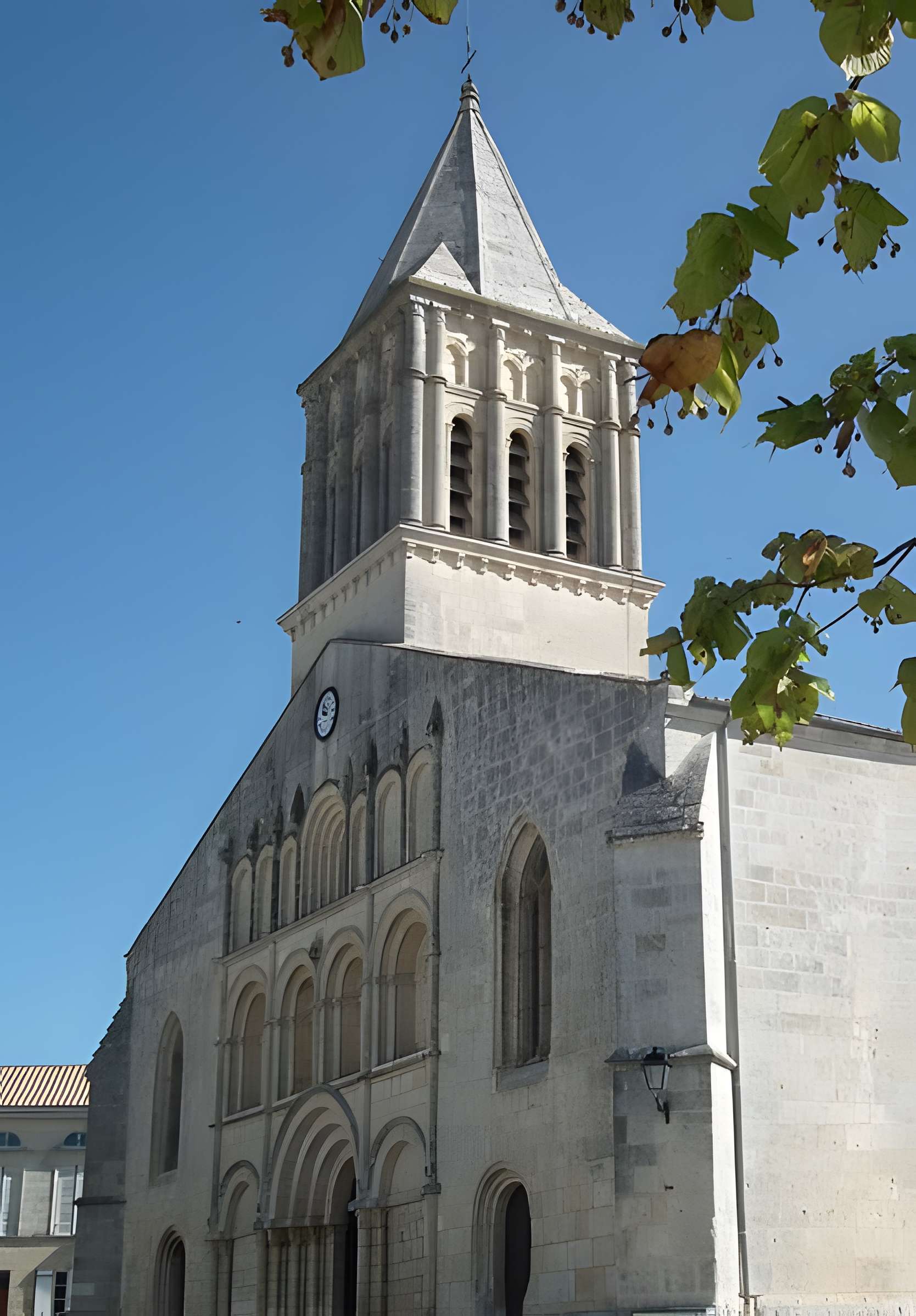 Église Saint-Gervais-Saint-Protais de Jonzac