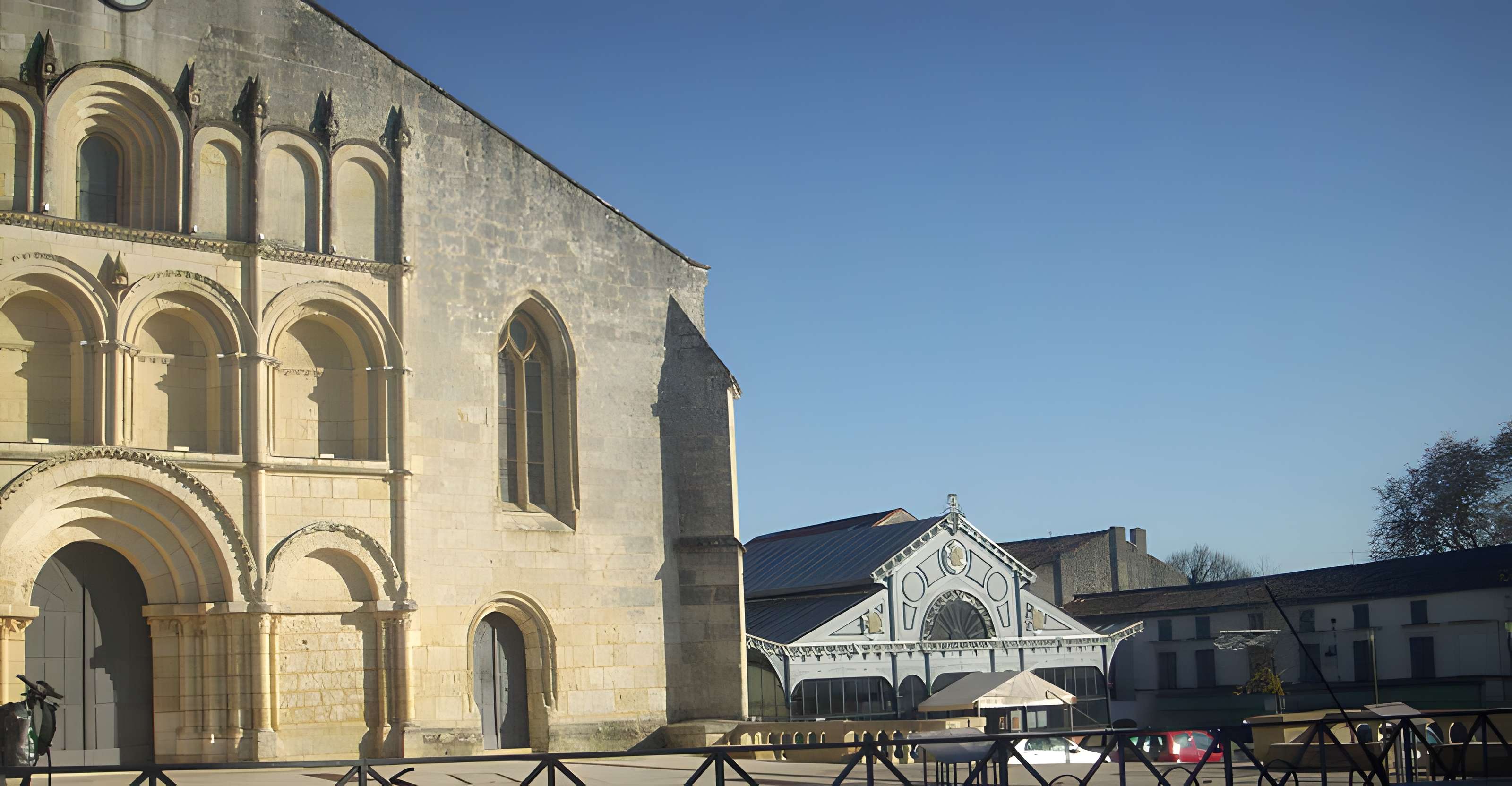 Église Saint-Gervais-Saint-Protais de Jonzac