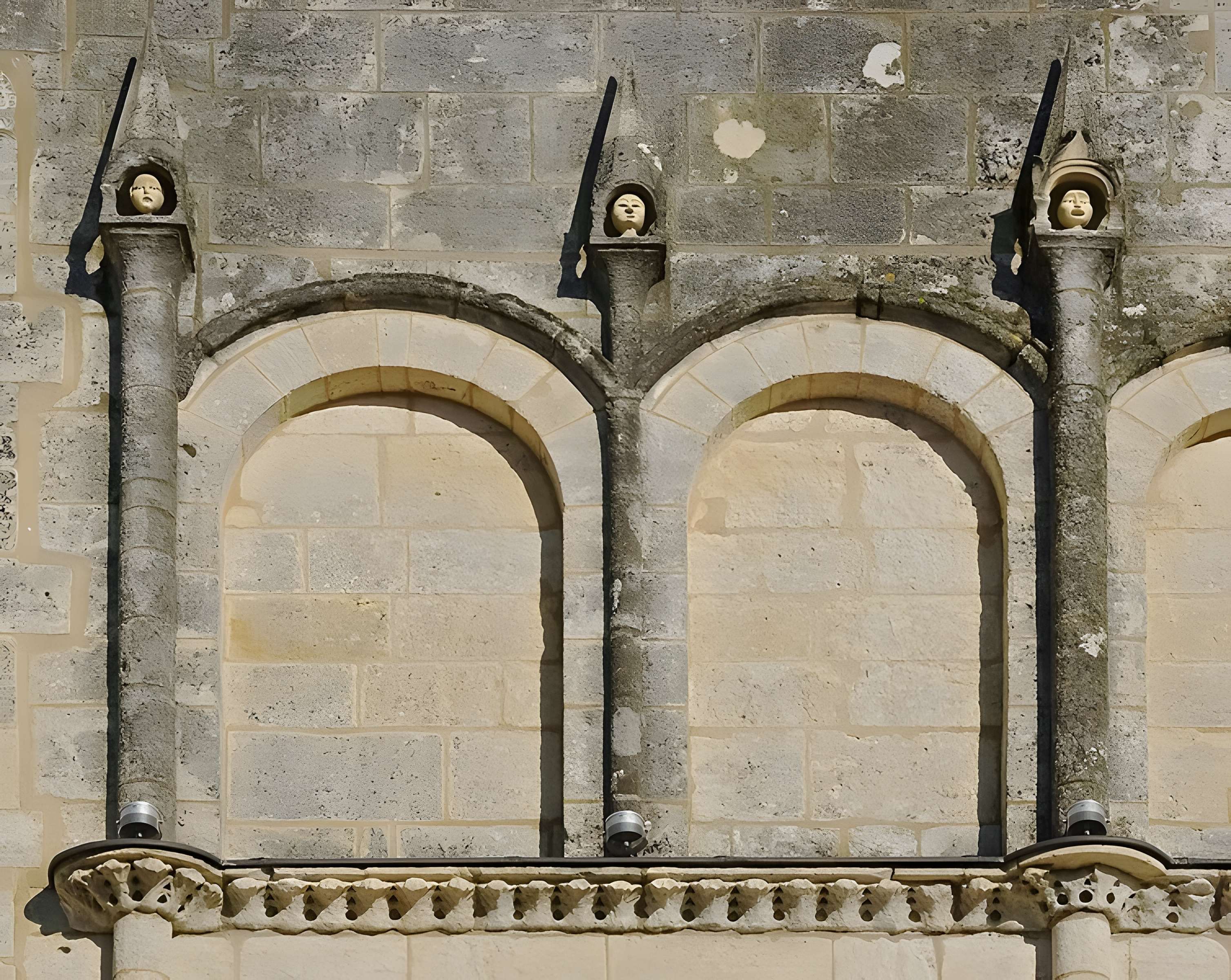 Église Saint-Gervais-Saint-Protais de Jonzac