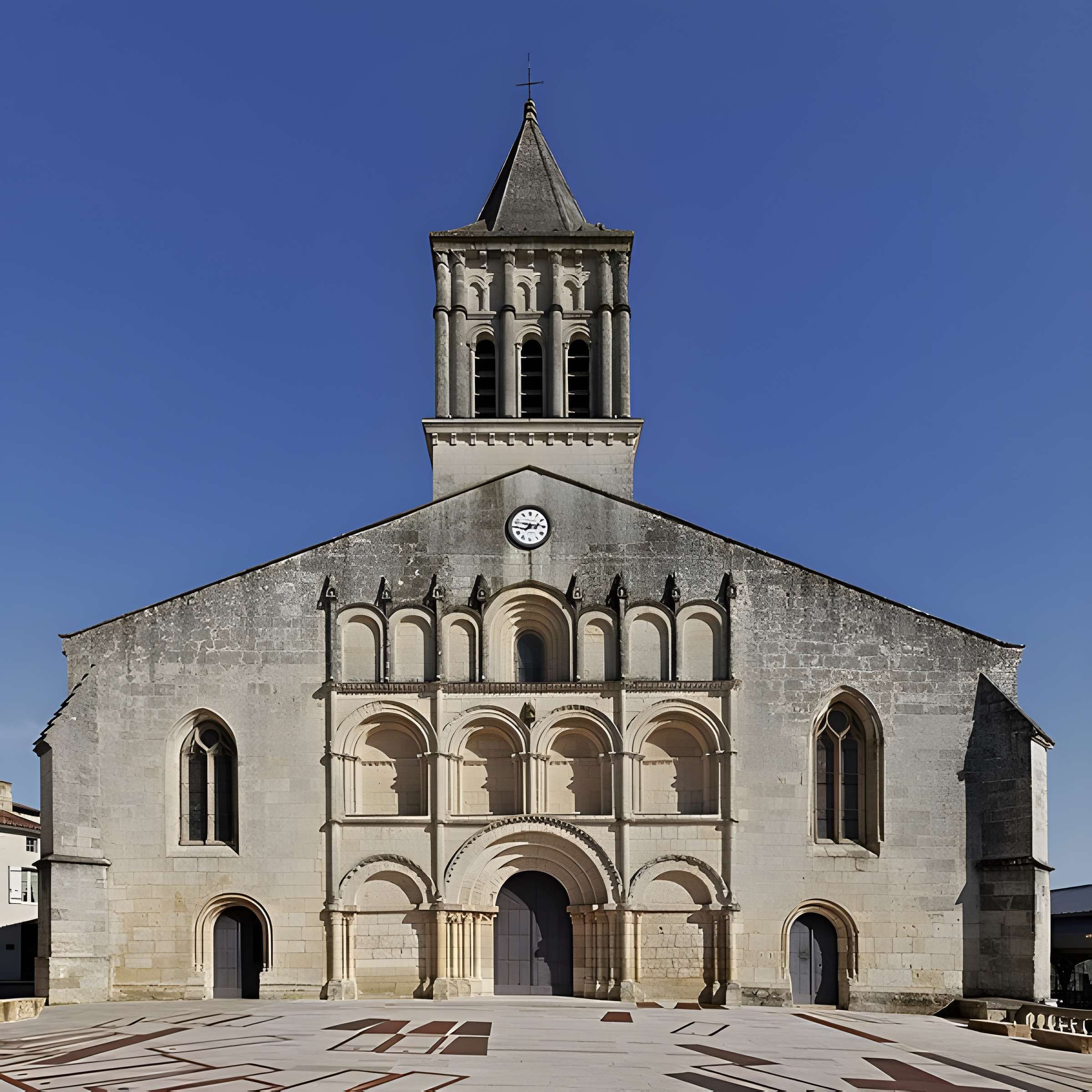 Église Saint-Gervais-Saint-Protais de Jonzac