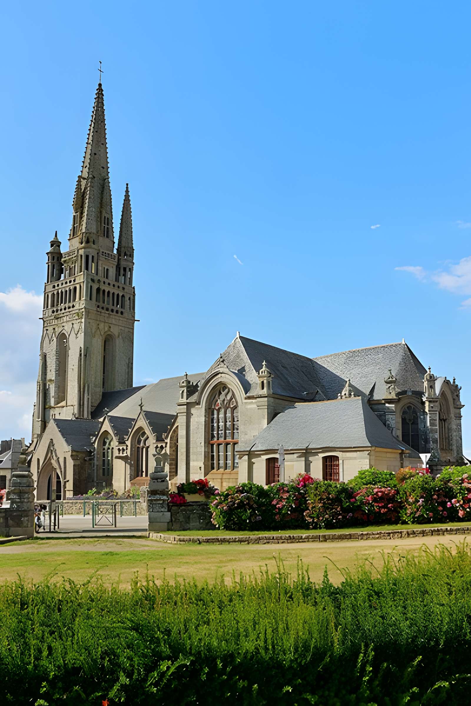 Église Saint-Herlé de Ploaré