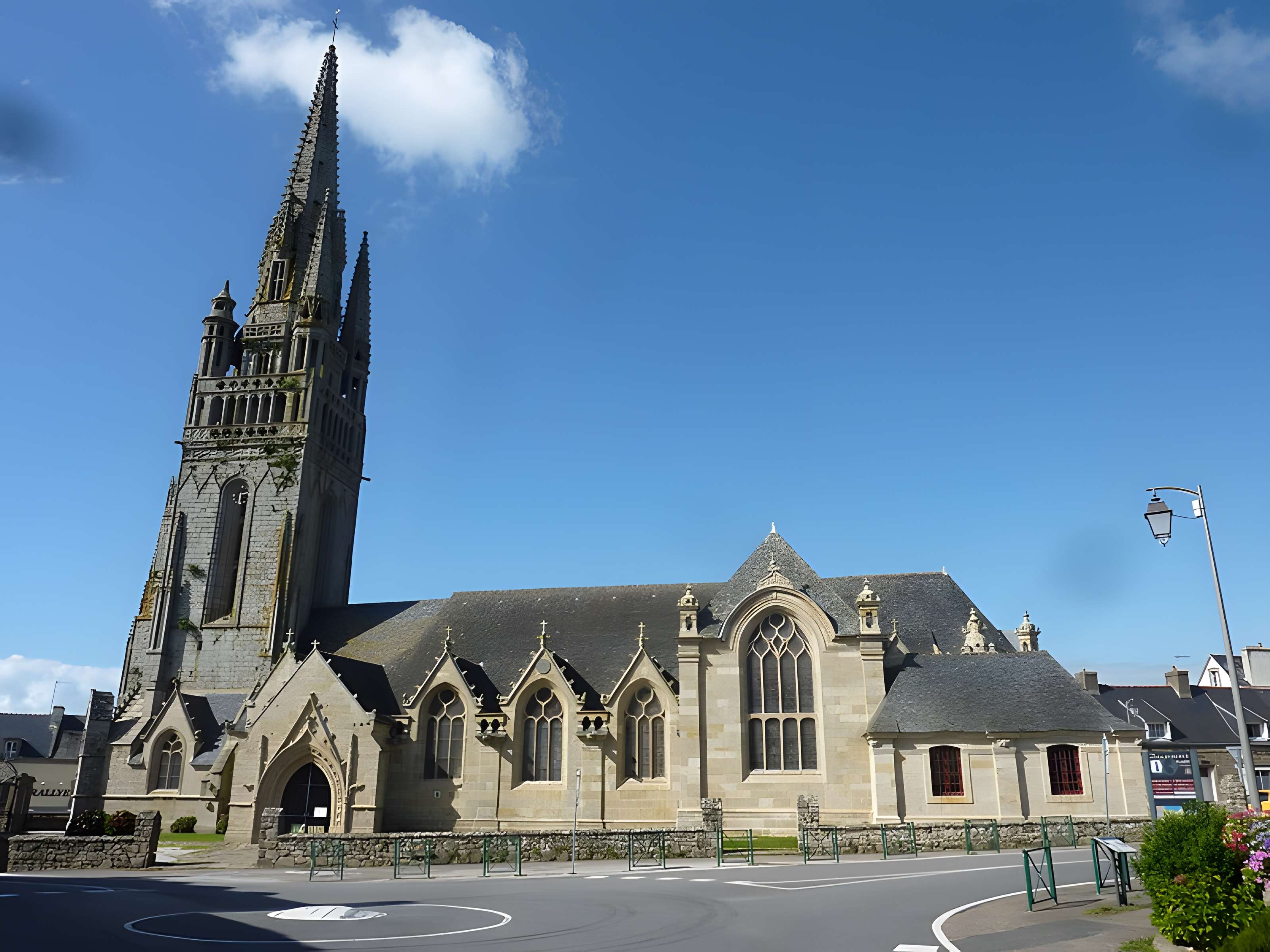 Église Saint-Herlé de Ploaré