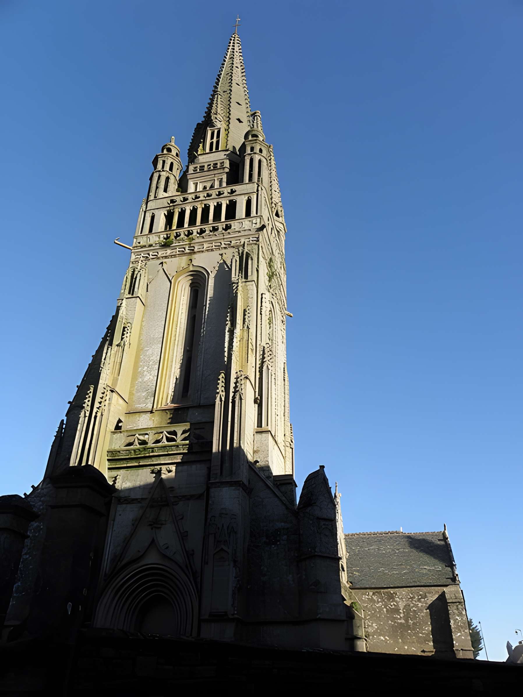 Église Saint-Herlé de Ploaré