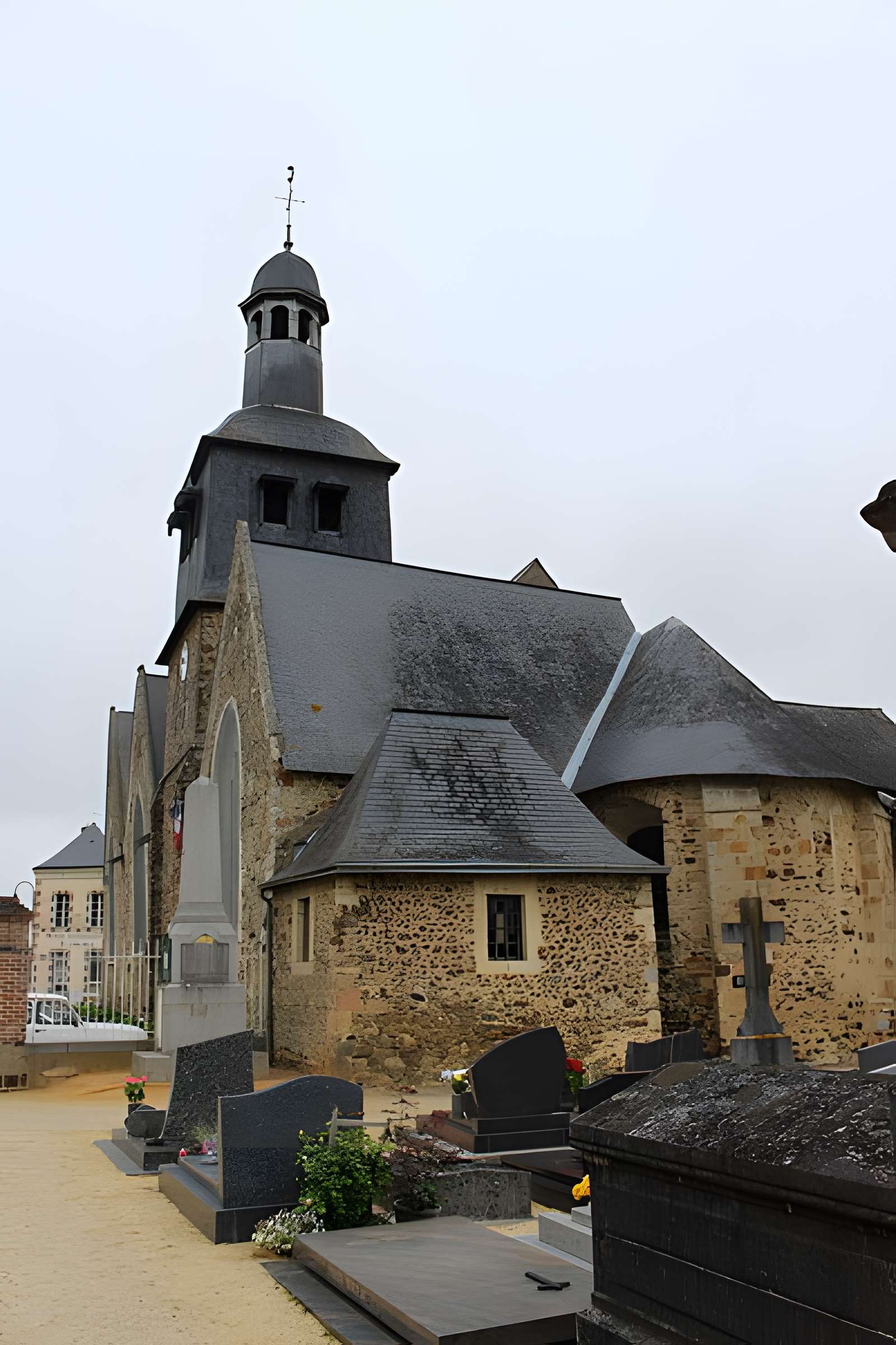 Église Notre-Dame-de-l'Assomption de Livré-la-Touche