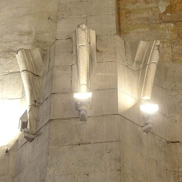 Photo de Église Notre-Dame-de-lAssomption de Vauréal et croix