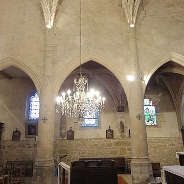 Église Notre-Dame-de-lAssomption de Vauréal et croix
