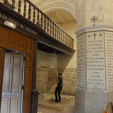 Église Notre-Dame-de-lAssomption de Vauréal et croix