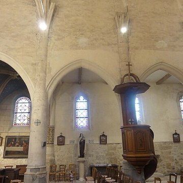 Église Notre-Dame-de-lAssomption de Vauréal et croix