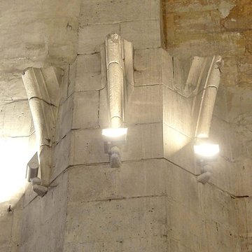 Église Notre-Dame-de-lAssomption de Vauréal et croix