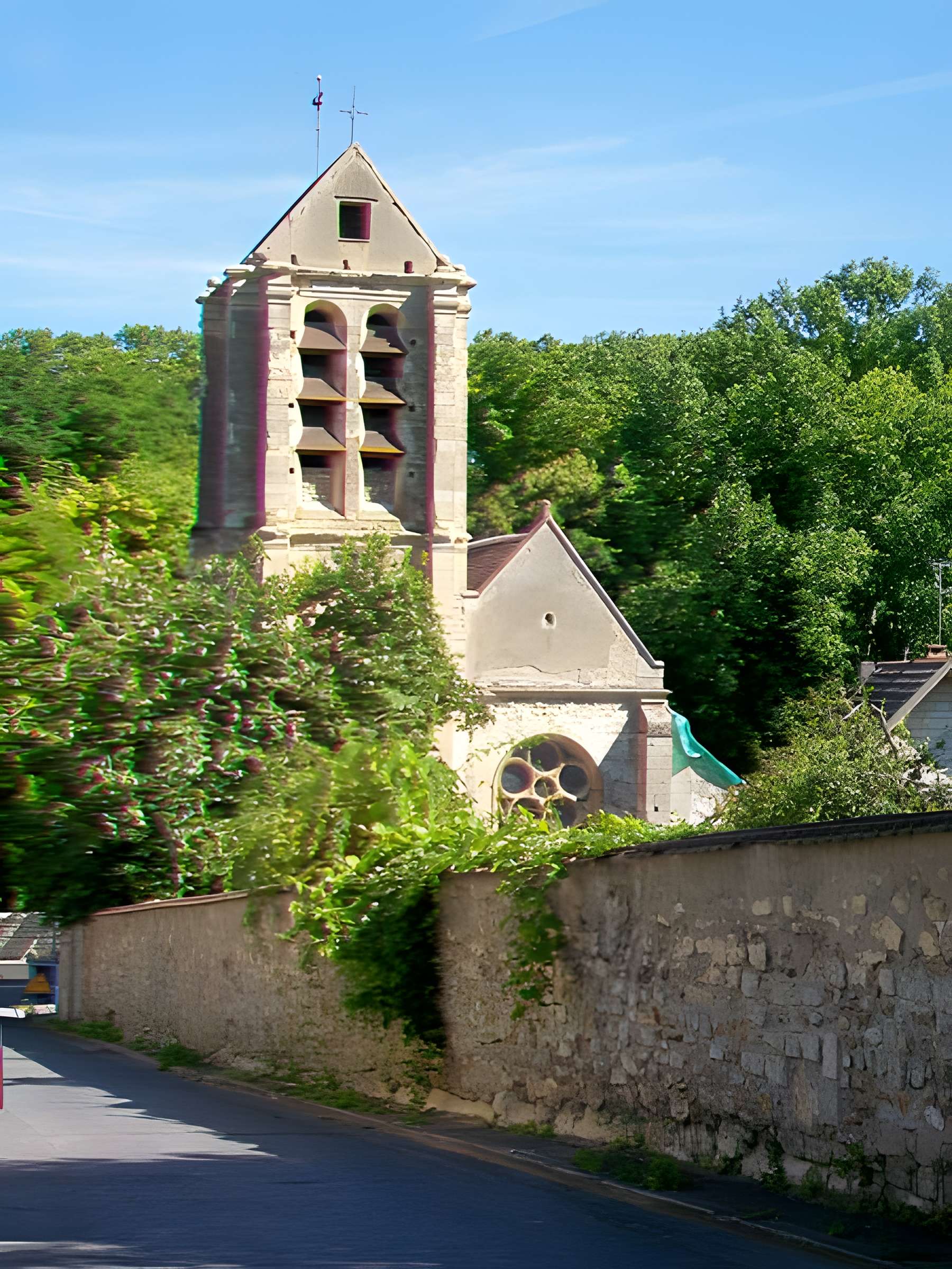 Église Notre-Dame-de-l'Assomption de Vauréal et croix