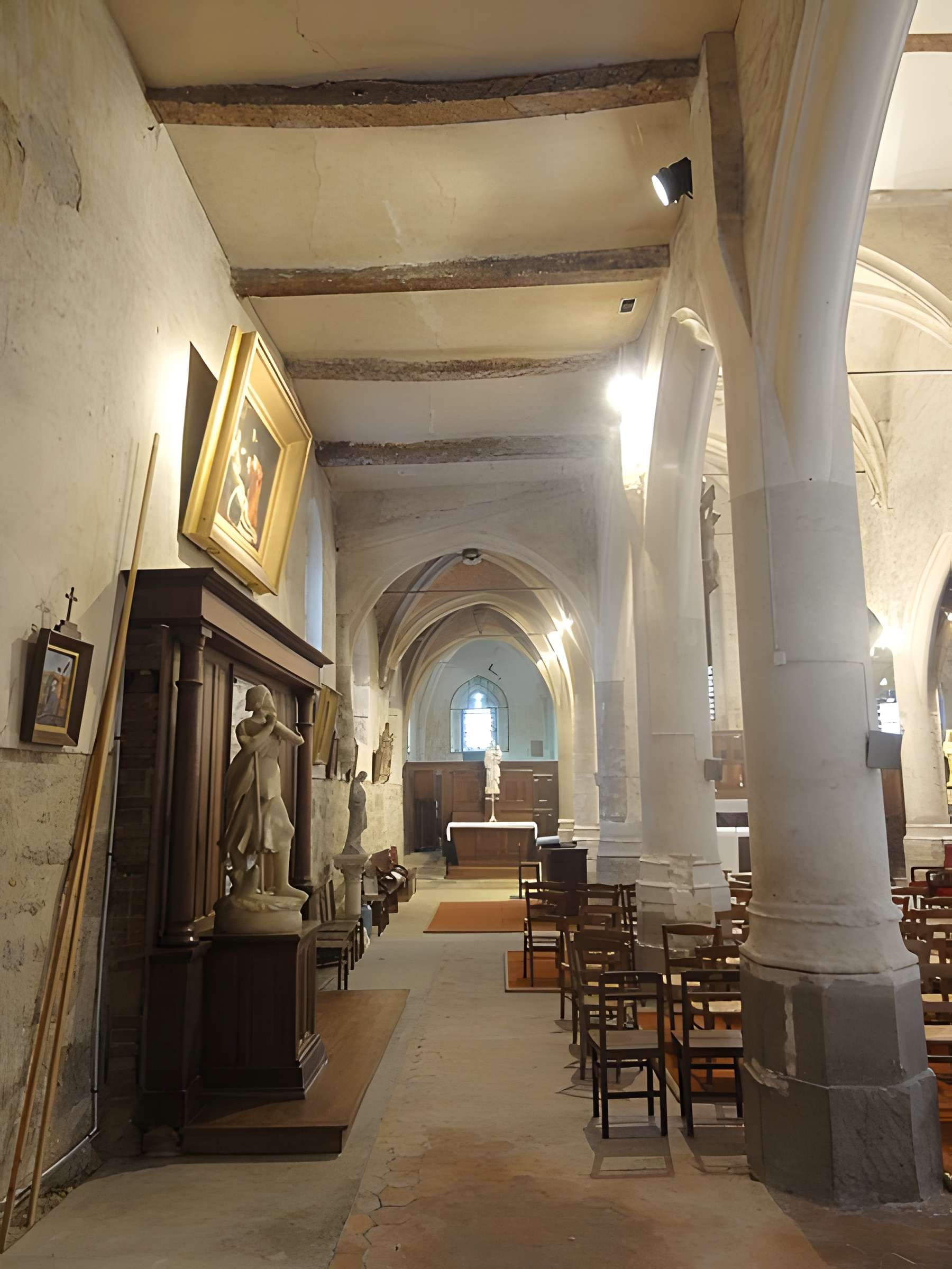 Église Notre-Dame-de-l'Assomption de Vauréal et croix