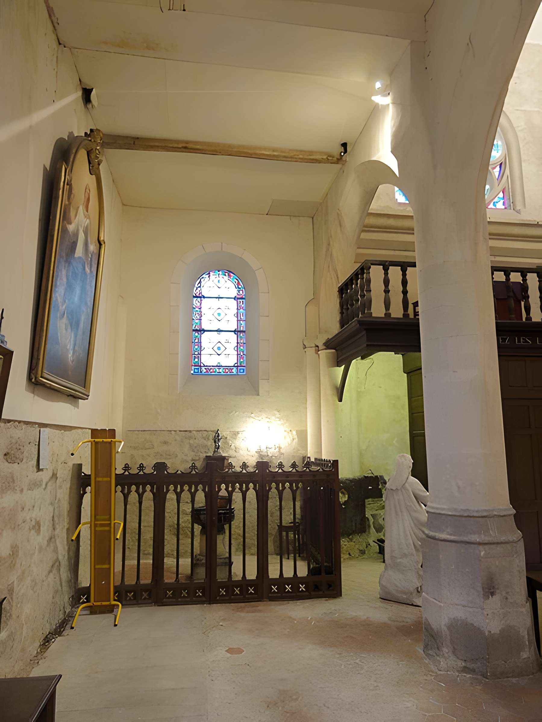 Église Notre-Dame-de-l'Assomption de Vauréal et croix