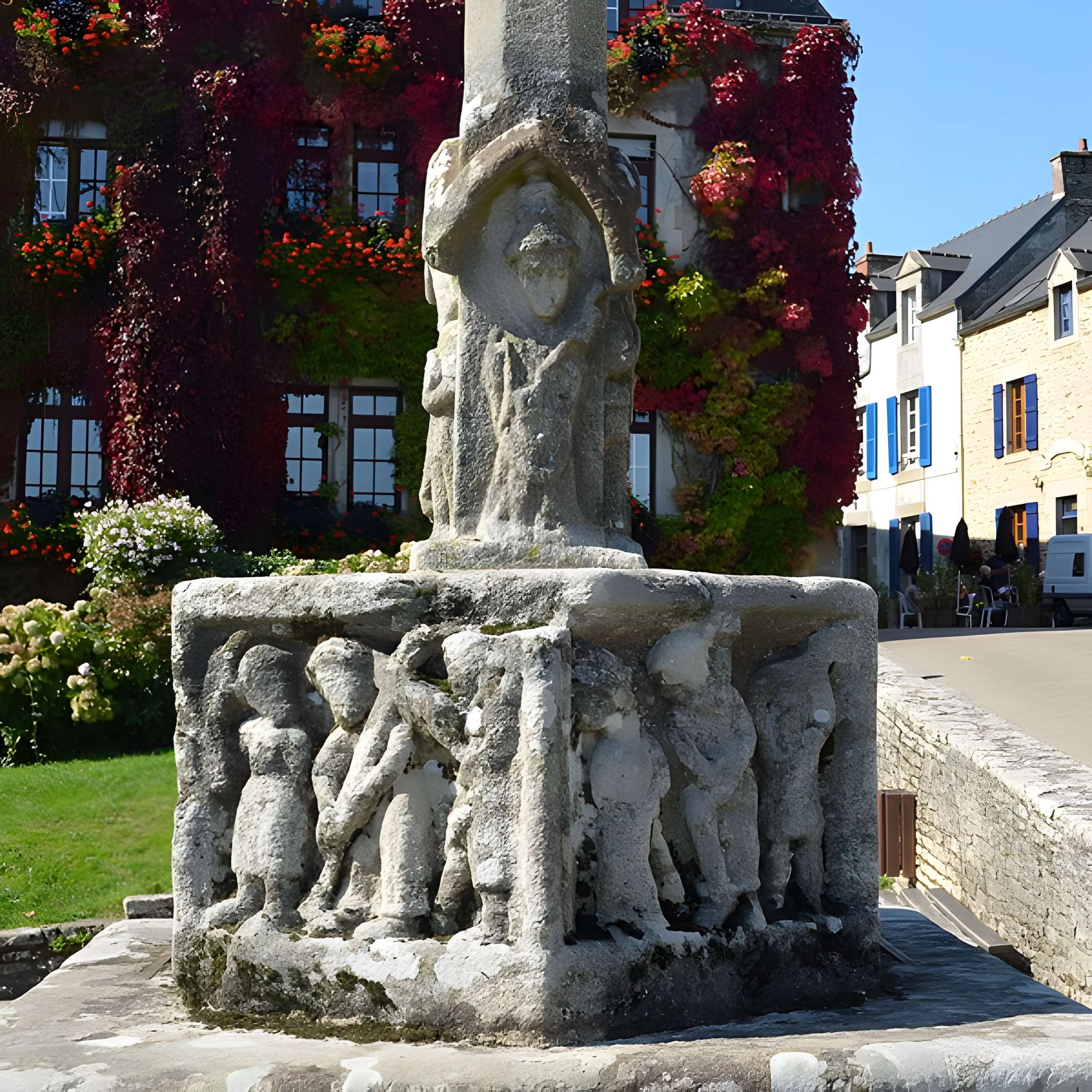 Église Notre-Dame-de-la-Tronchaye de Rochefort-en-Terre