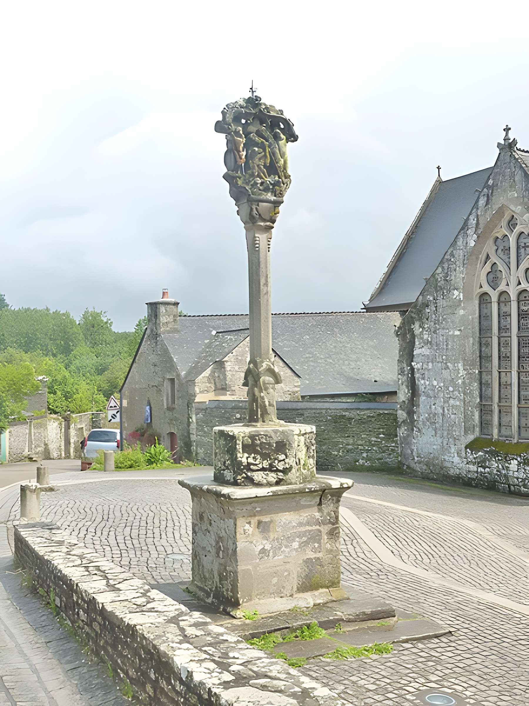 Église Notre-Dame-de-la-Tronchaye de Rochefort-en-Terre