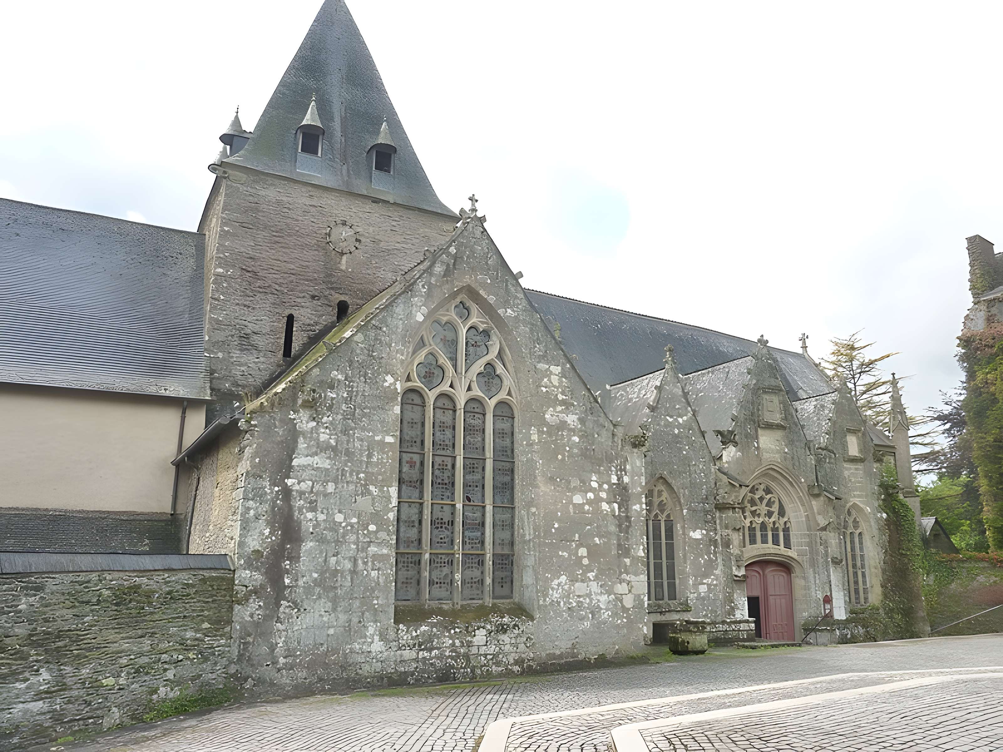 Église Notre-Dame-de-la-Tronchaye de Rochefort-en-Terre