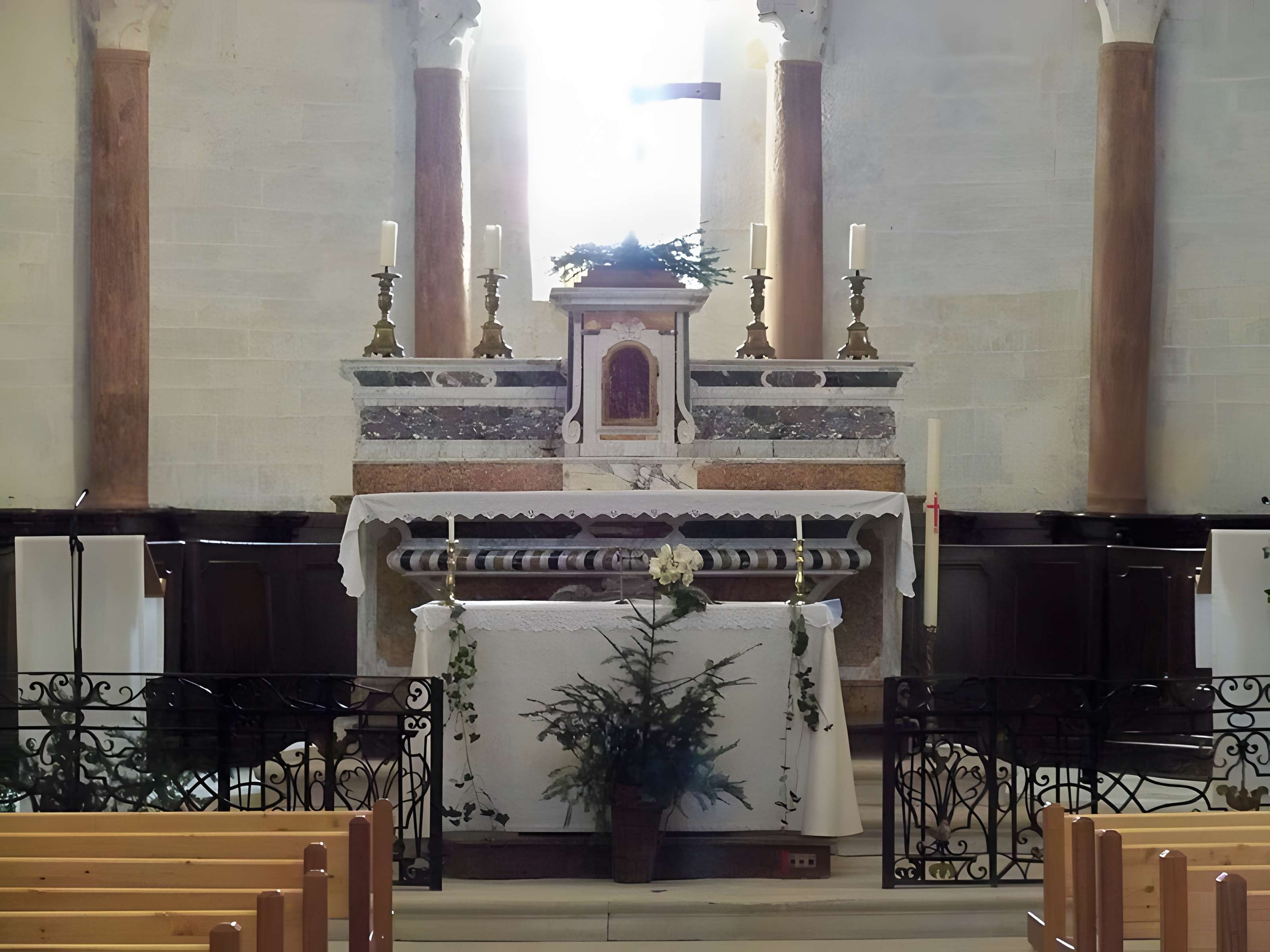 Église Notre-Dame-de-Pitié de Saignon
