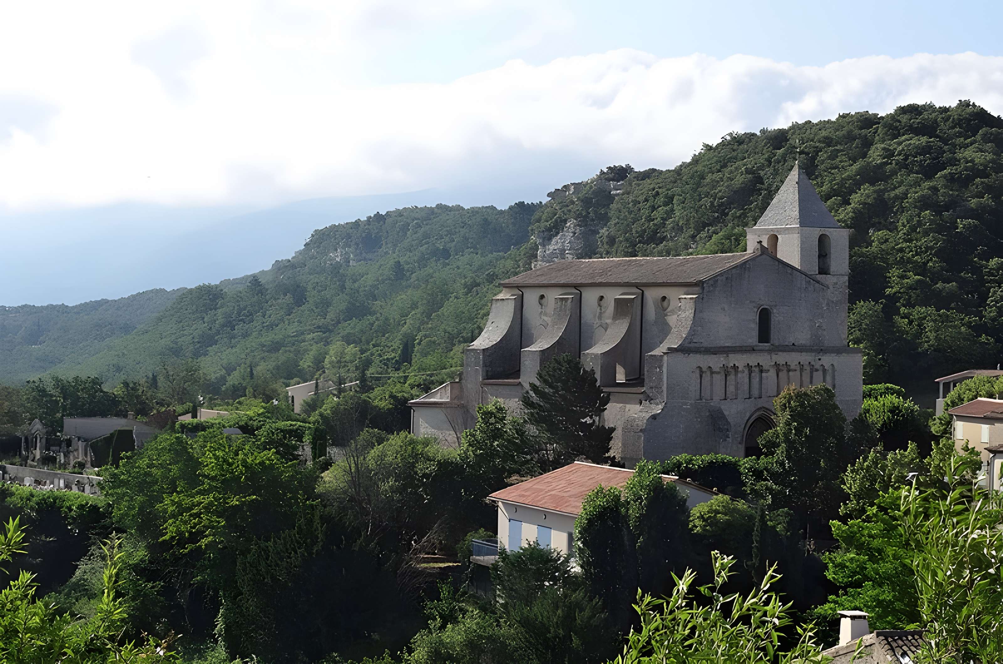 Église Notre-Dame-de-Pitié de Saignon