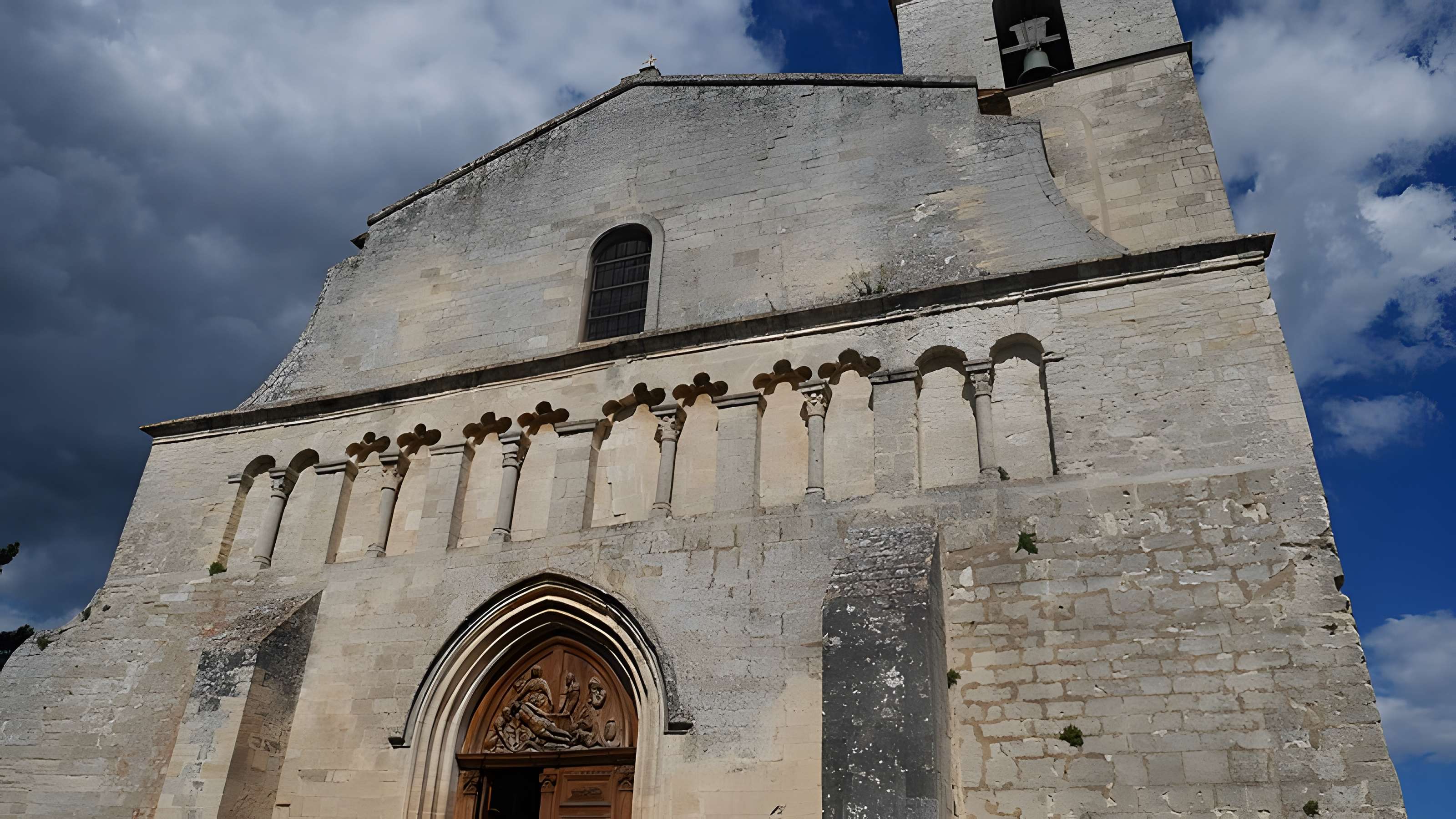 Église Notre-Dame-de-Pitié de Saignon