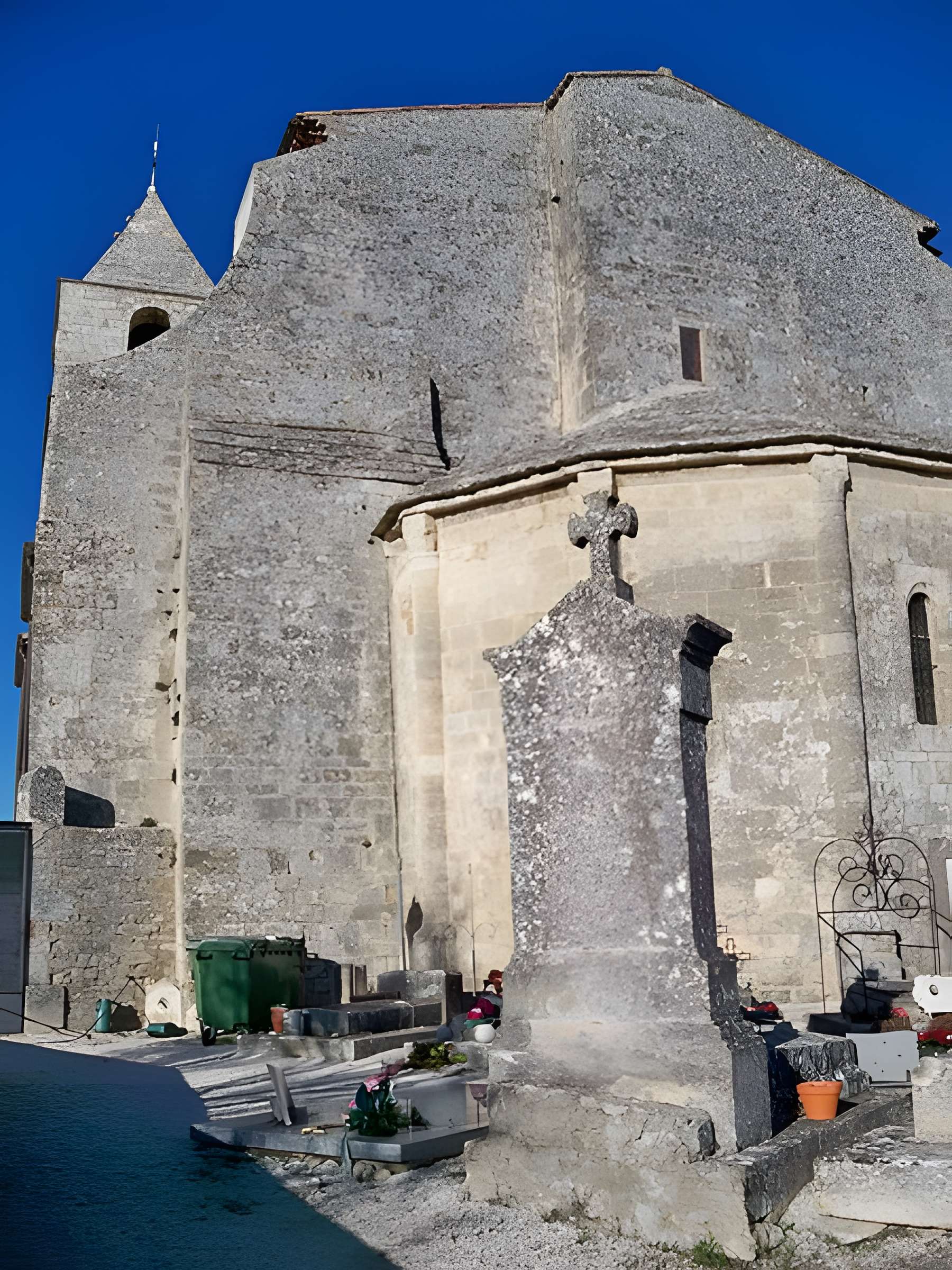 Église Notre-Dame-de-Pitié de Saignon