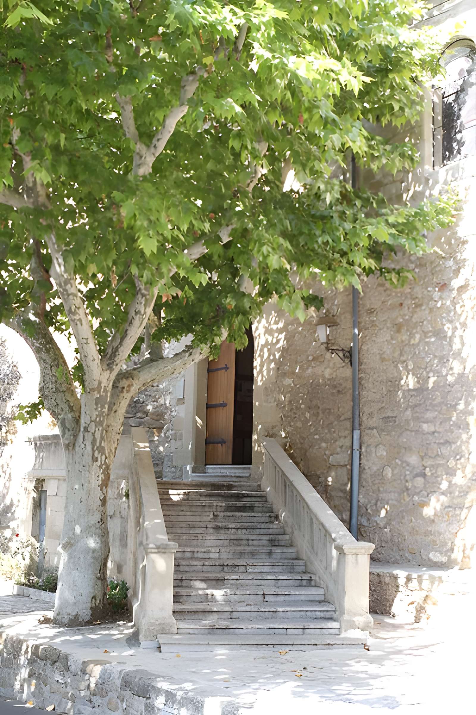 Église Notre-Dame-de-Romégas de La Tour-d'Aigues