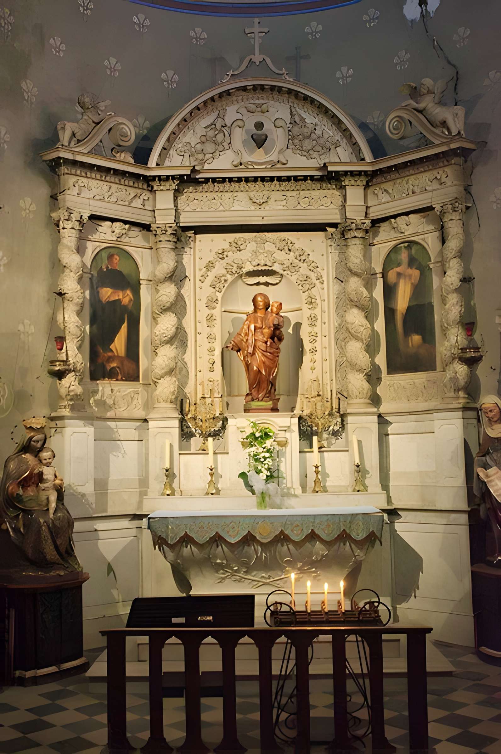 Église Notre-Dame-de-Romégas de La Tour-d'Aigues