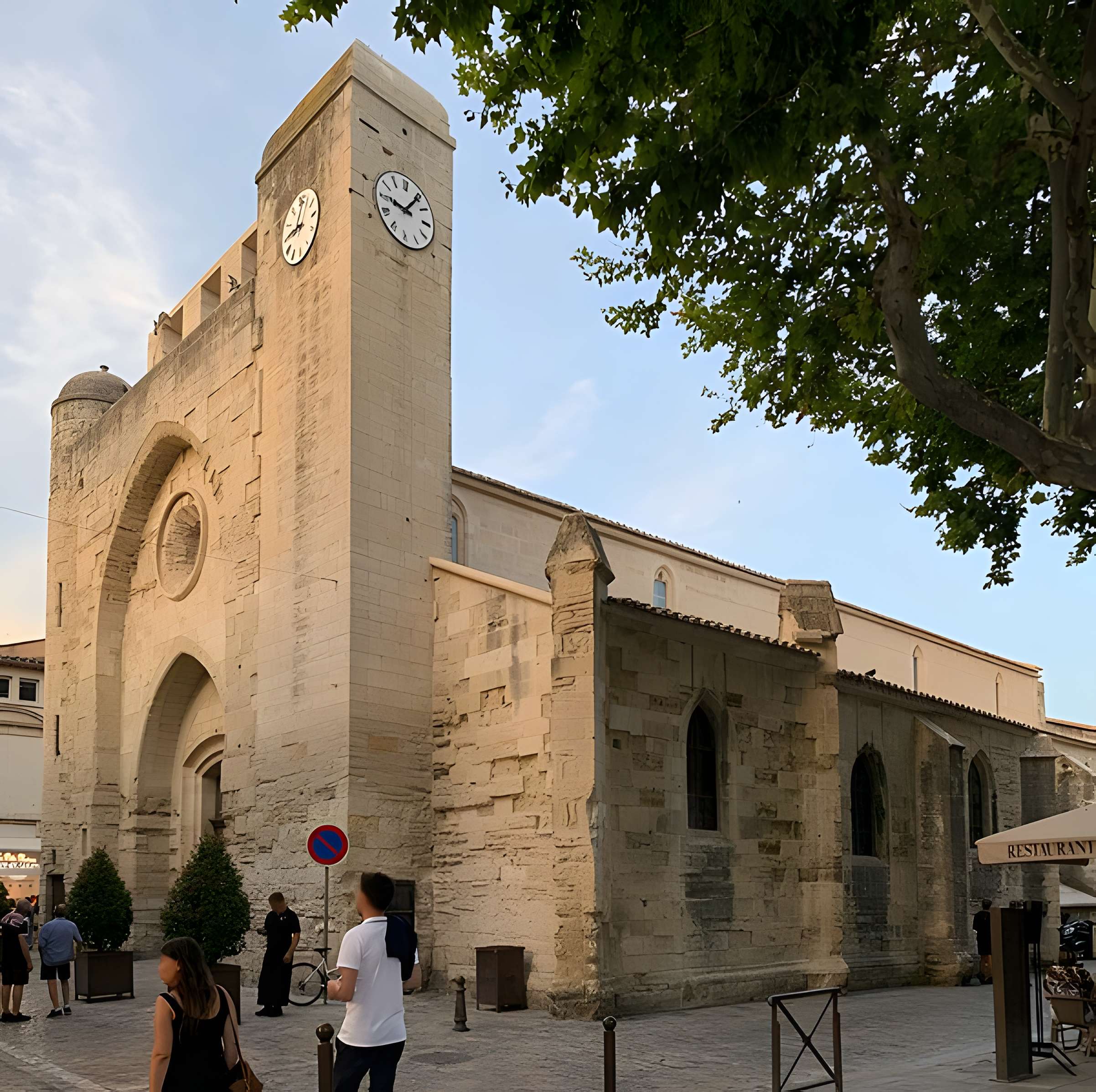 Église Notre-Dame-des-Sablons d'Aigues-Mortes