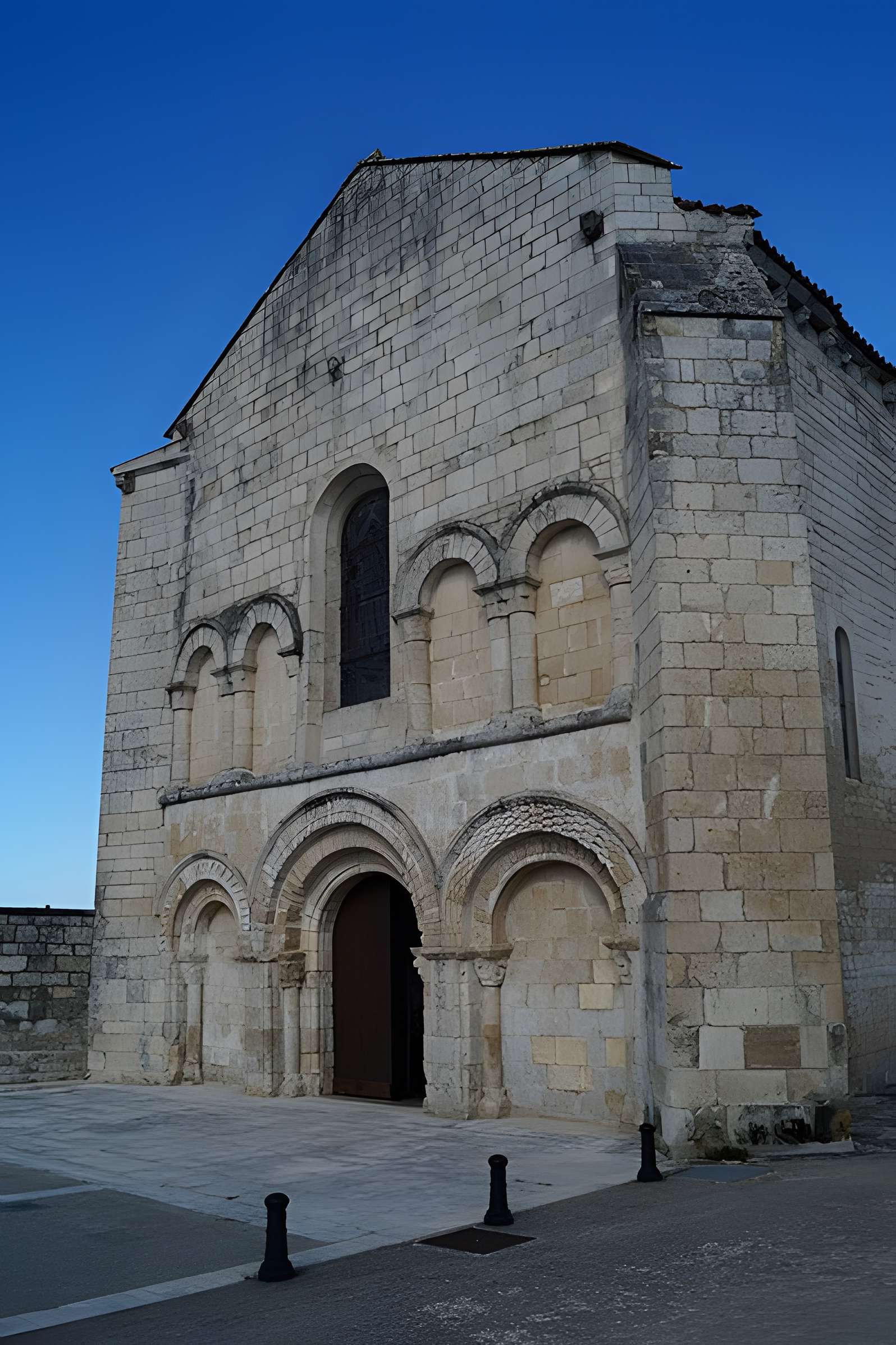 Église Notre-Dame-des-Sources de Fontaines