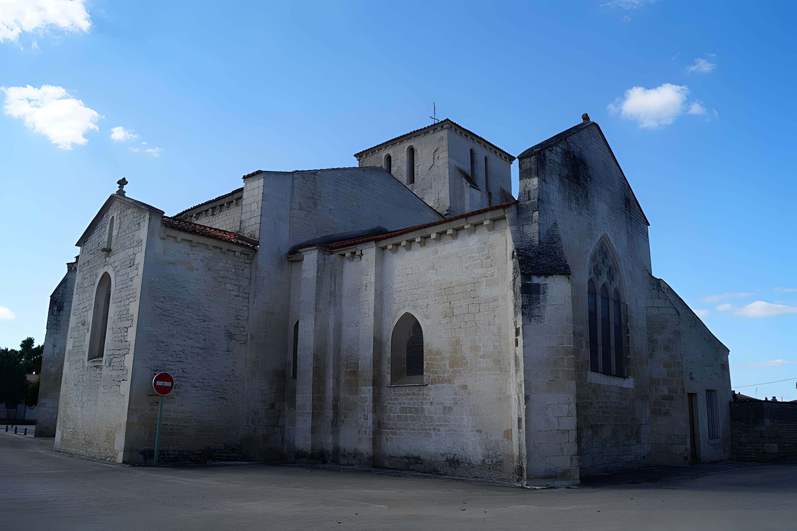 Église Notre-Dame-des-Sources de Fontaines