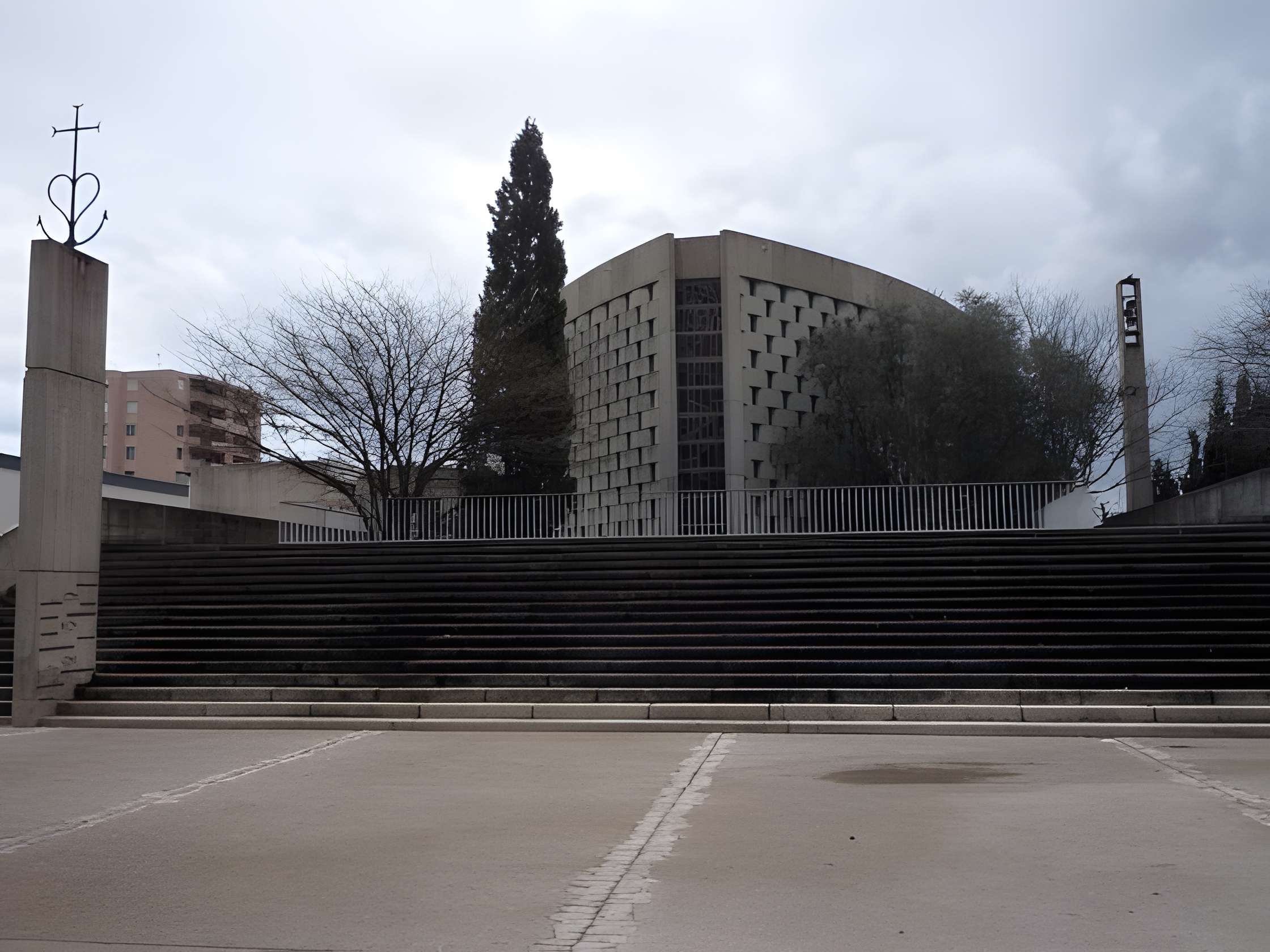 Église Notre-Dame-du-Suffrage-et-Saint-Dominique de Nîmes 