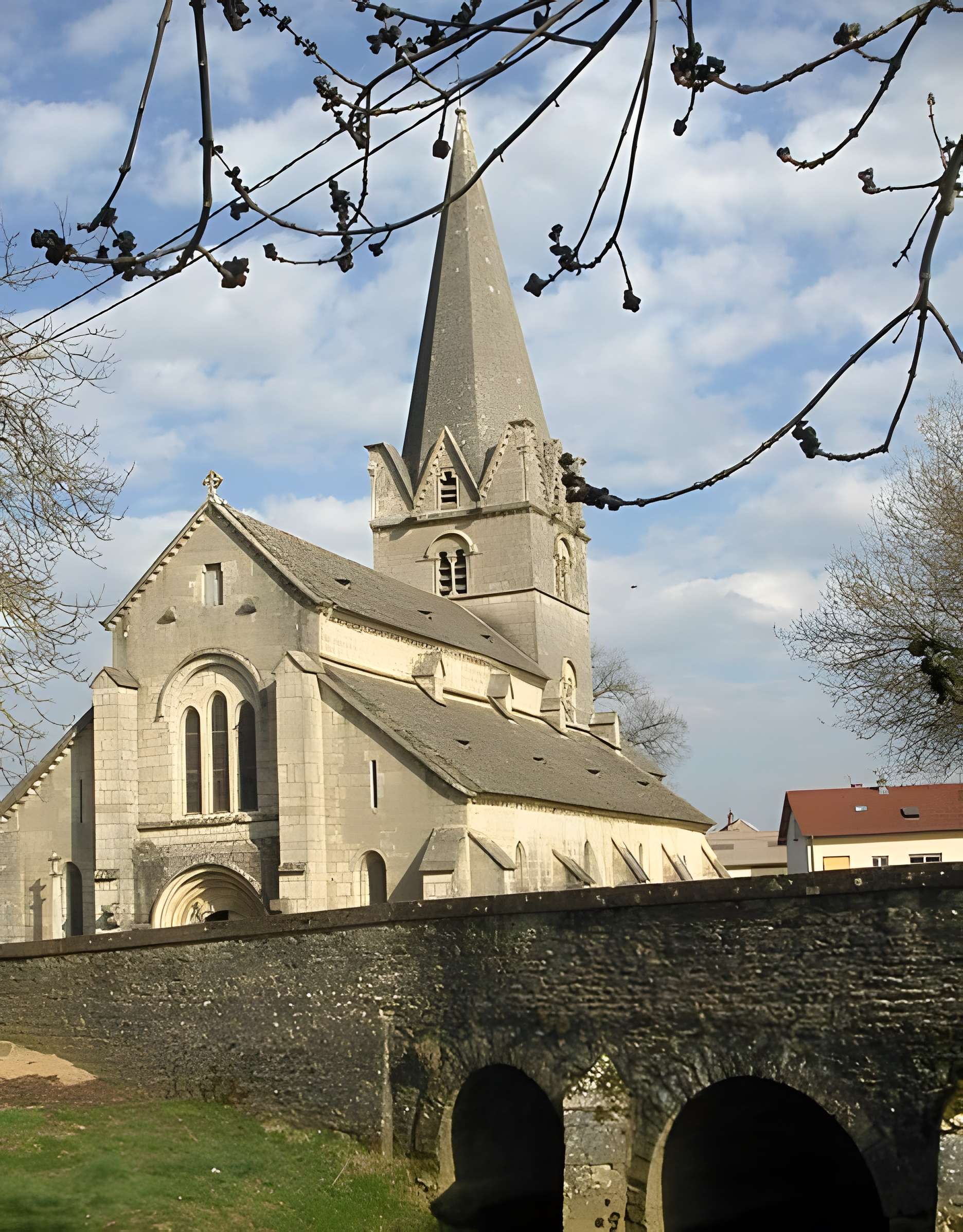 Église Notre-Dame-en-son-Assomption d'Isômes 