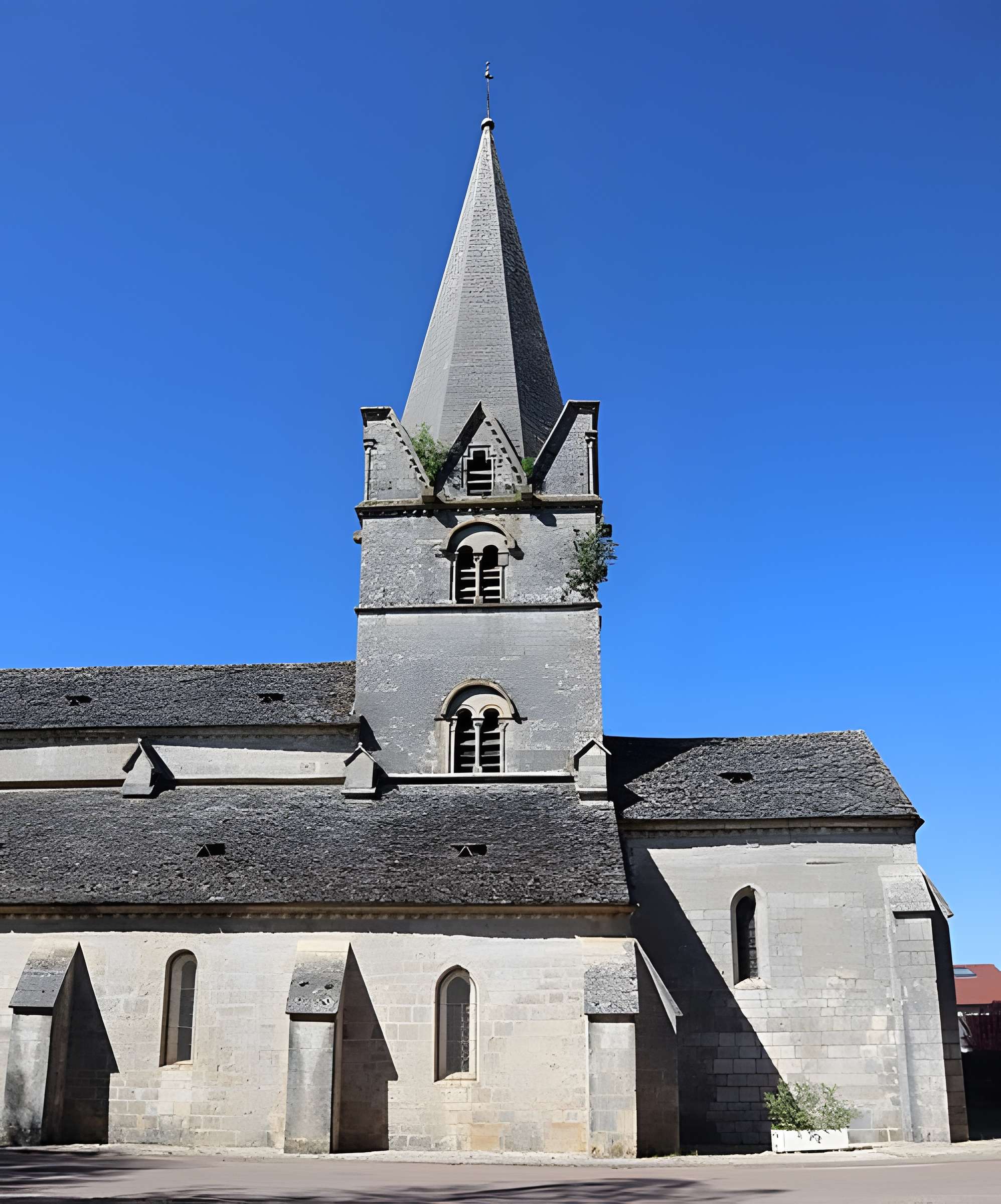 Église Notre-Dame-en-son-Assomption d'Isômes