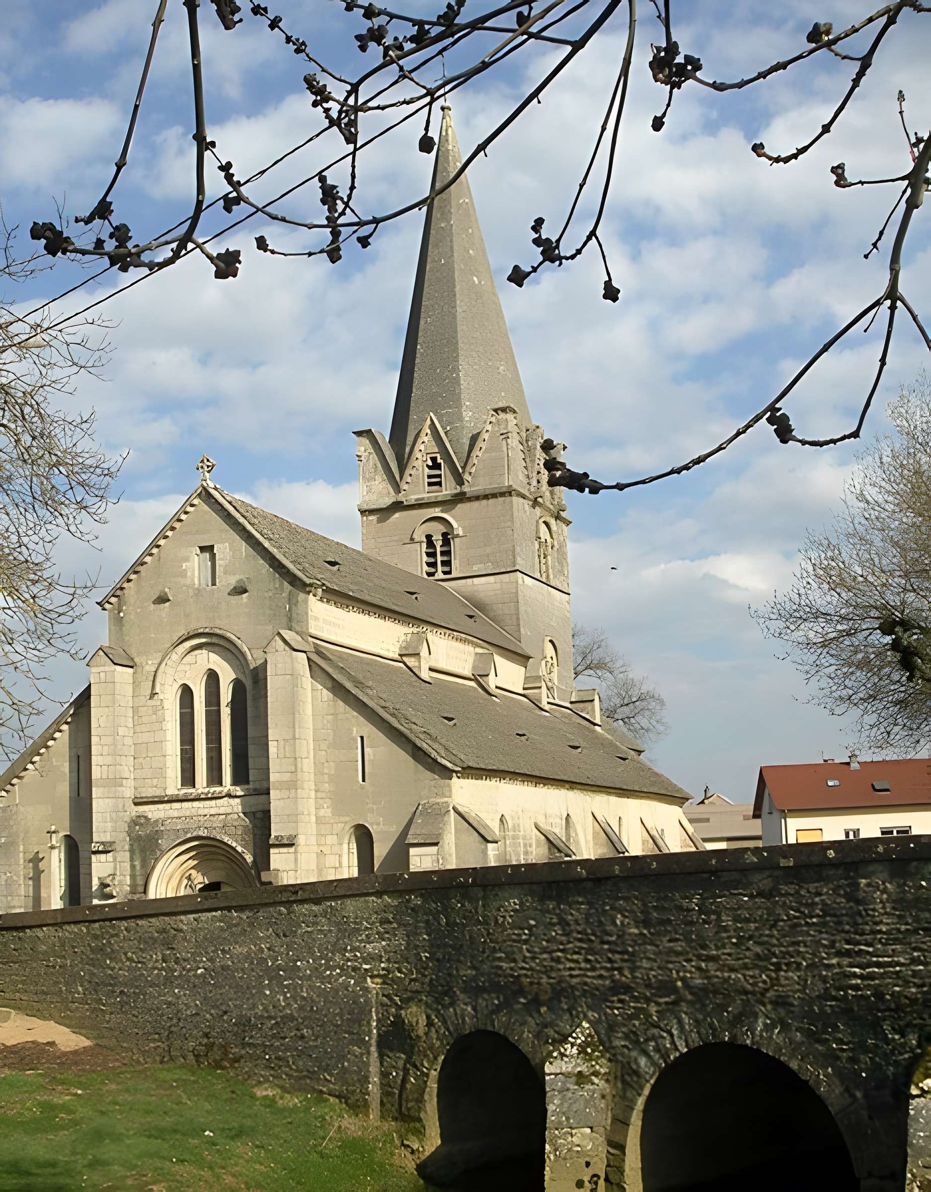 Église Notre-Dame-en-son-Assomption d'Isômes