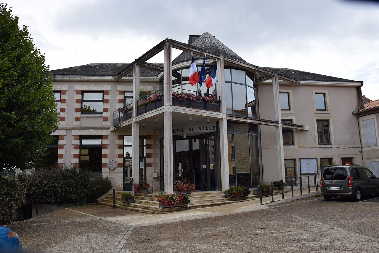 Église Notre-Dame-et-Saint-Junien de Lusignan